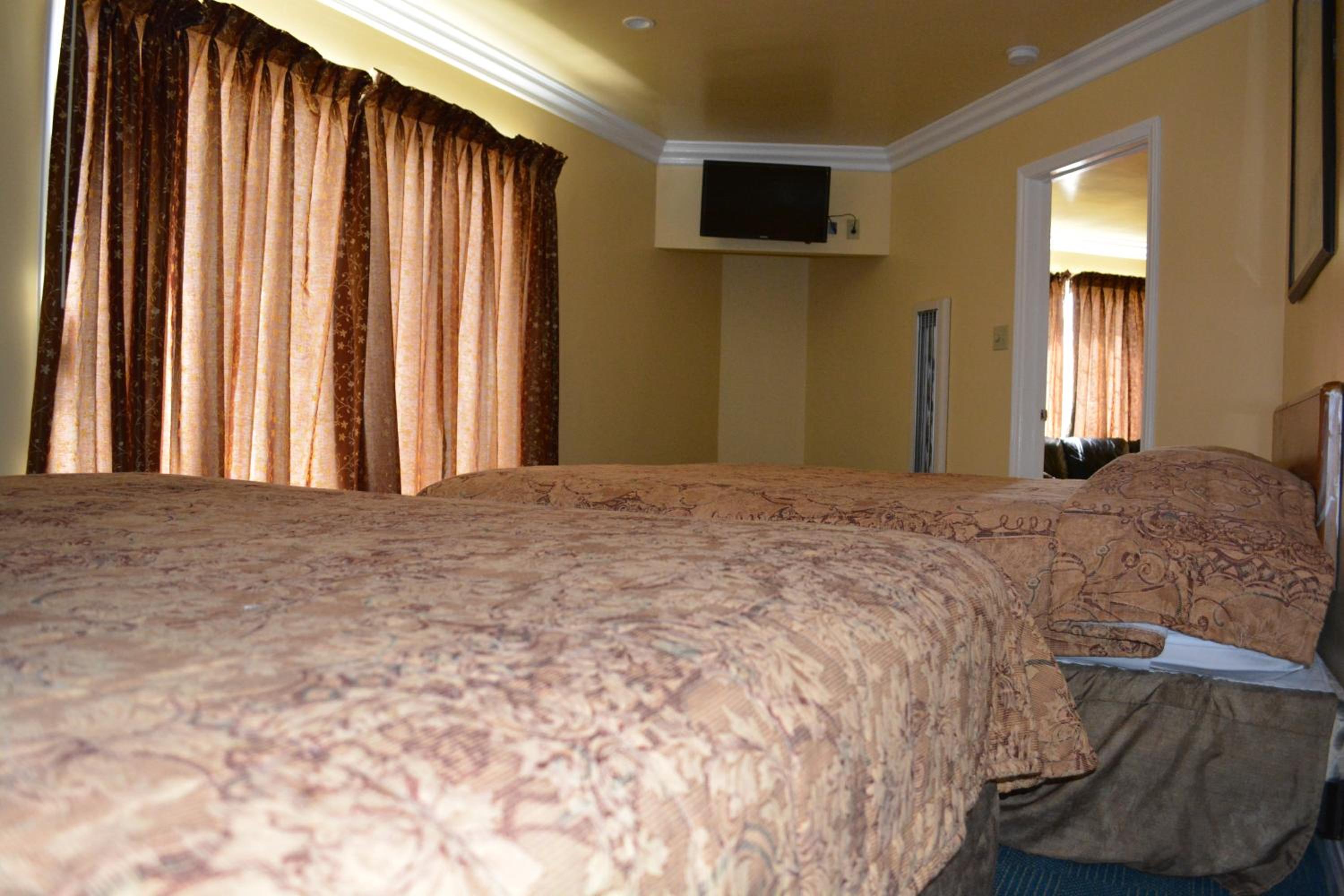 Ventura Vacations - Bayshore Inn Ventura - Property Image 2