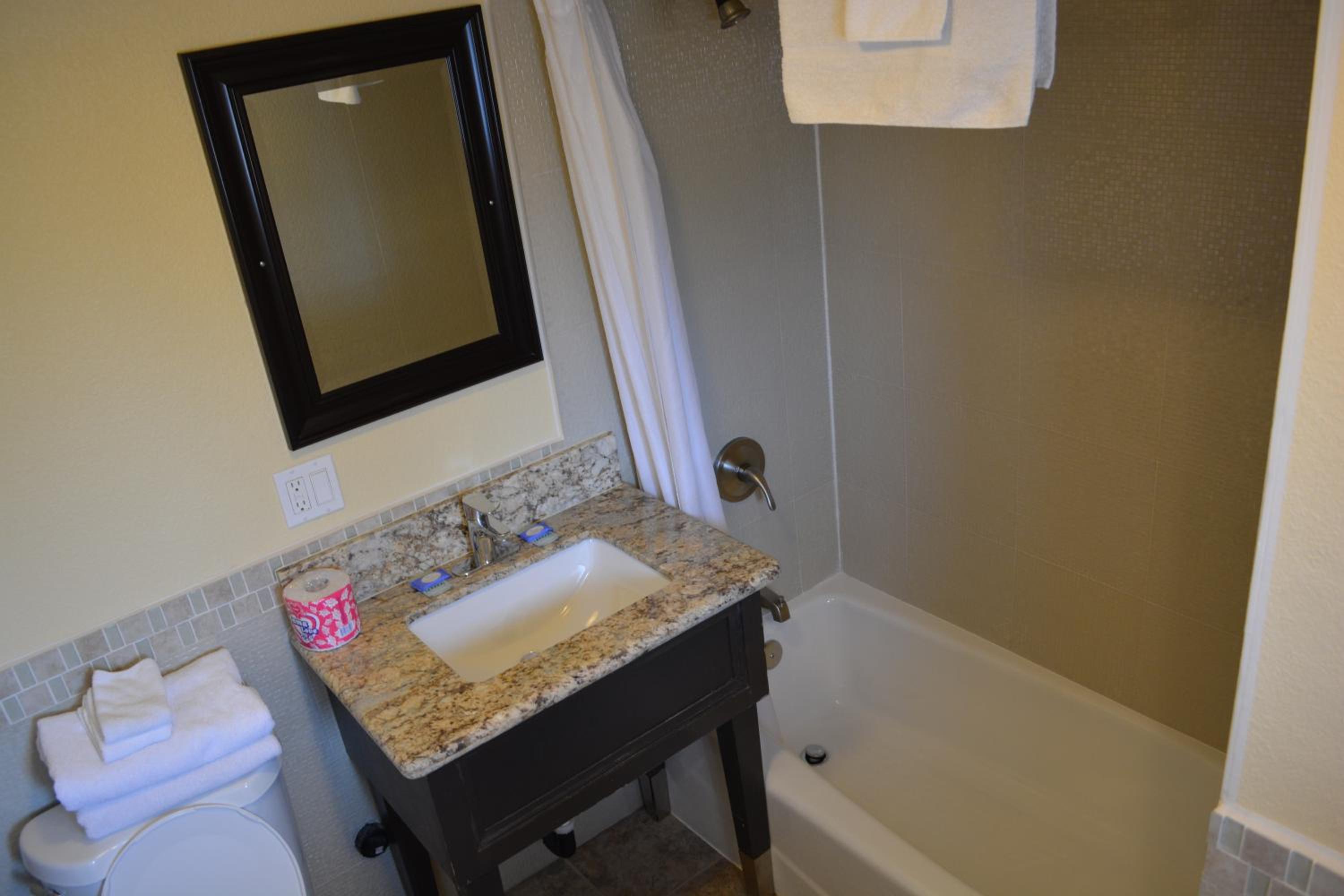 Ventura Vacations - Bayshore Inn Ventura - Property Image 15