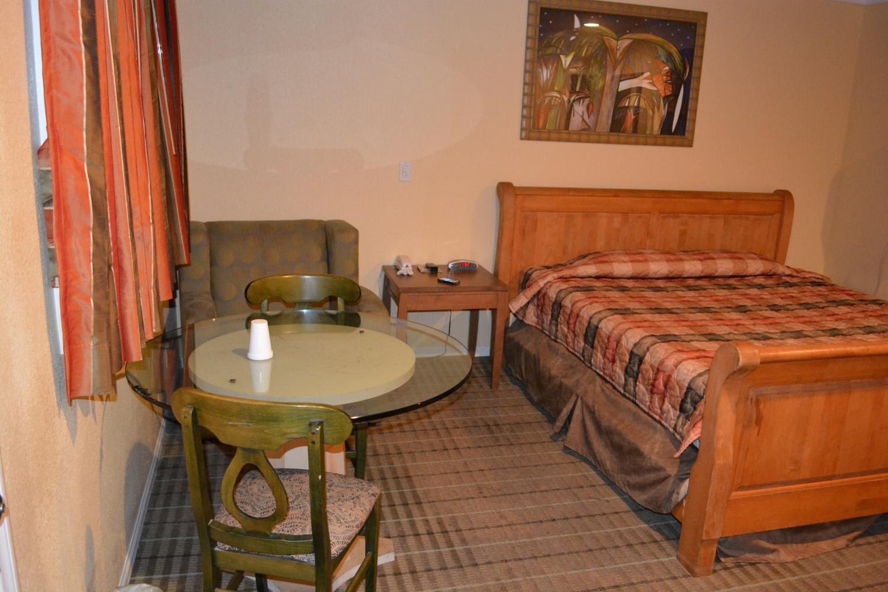 Ventura Vacations - Bayshore Inn Ventura - Property Image 3