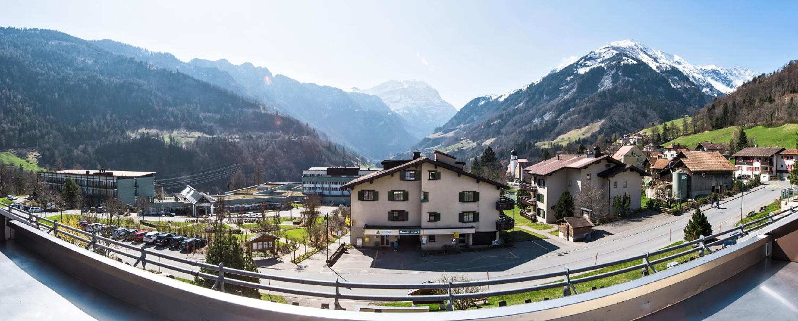 Appartementhaus-Quadern view 4