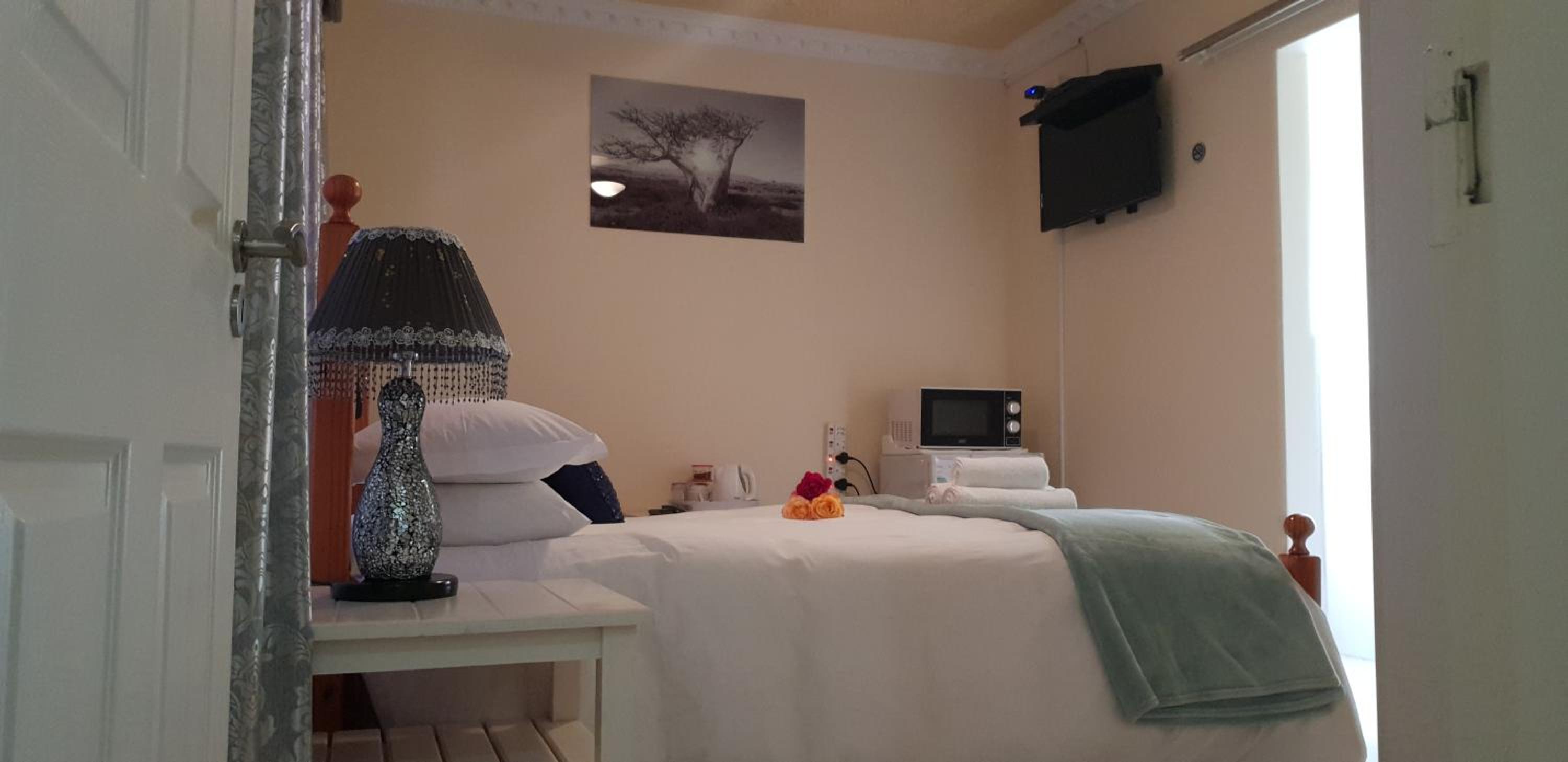 Ebenezer Guesthouse Bluewater Bay