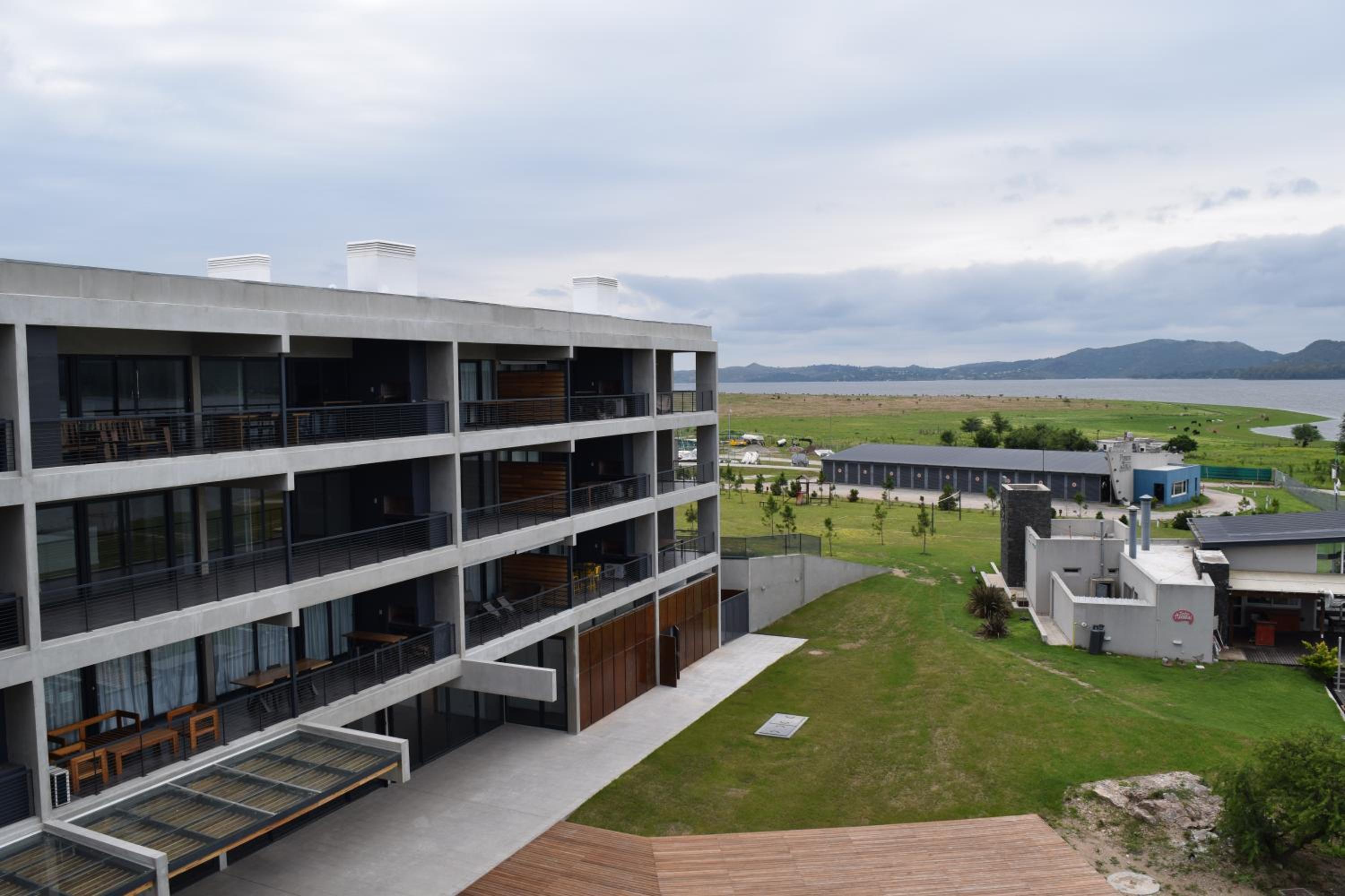 Puerto del Águila Departamentos sobre el Lago - The View Luxury Aparts