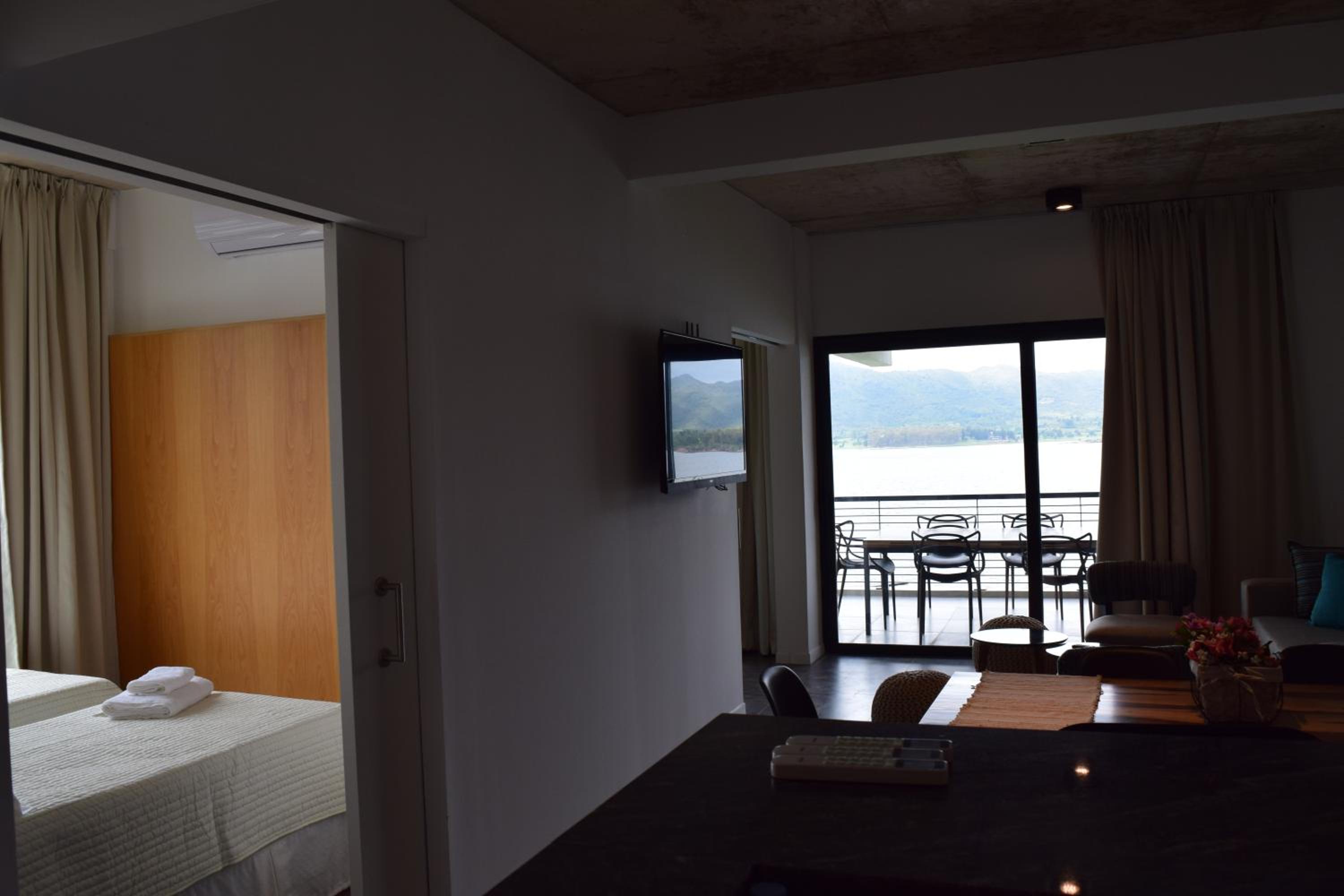 Puerto del Águila Departamentos sobre el Lago - The View Luxury Aparts