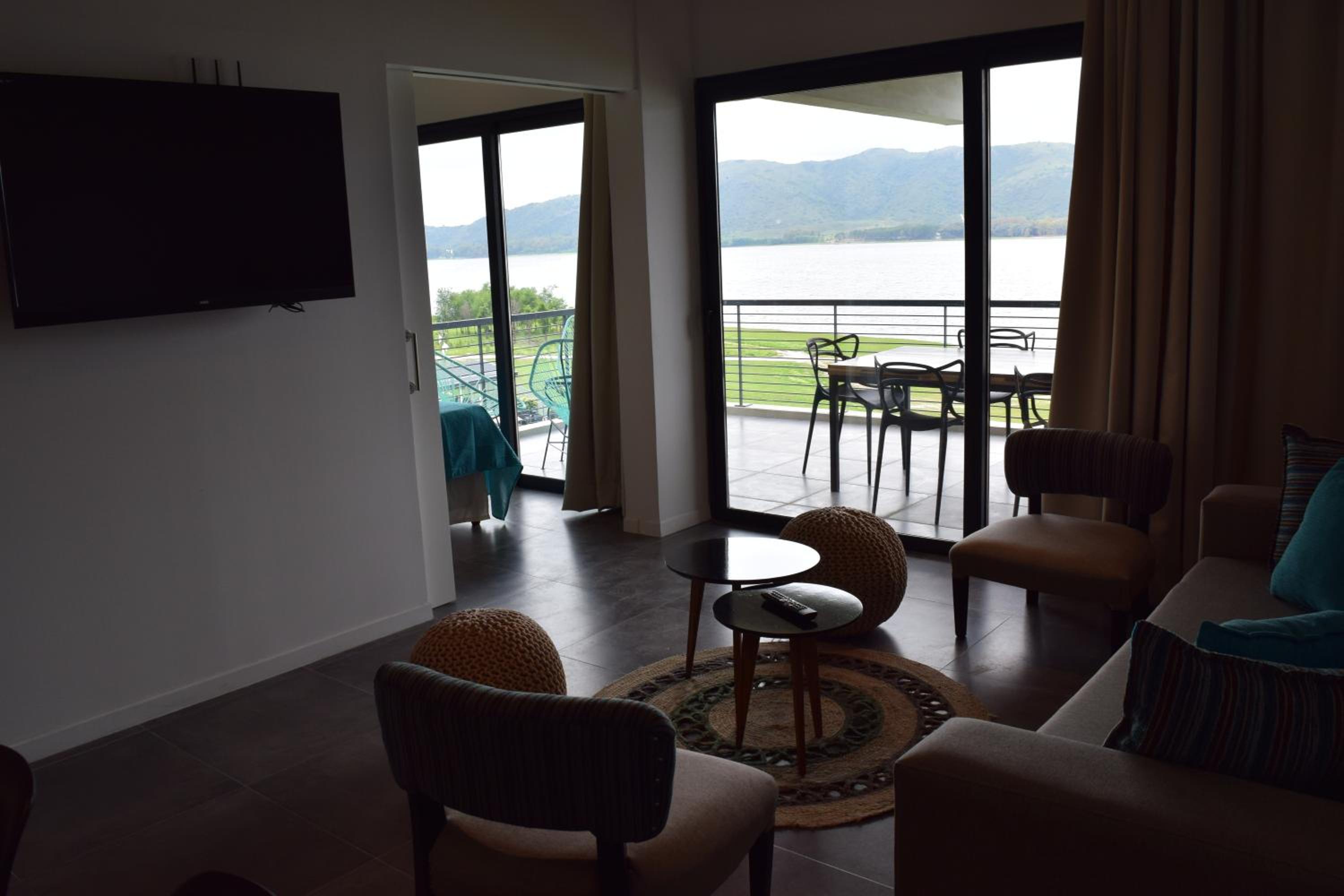 Puerto del Águila Departamentos sobre el Lago - The View Luxury Aparts