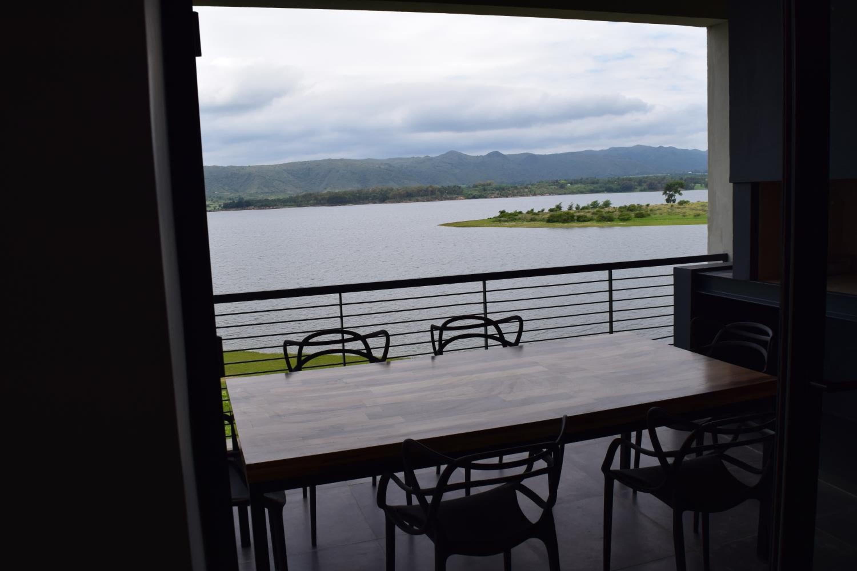 Puerto del Águila Departamentos sobre el Lago - The View Luxury Aparts