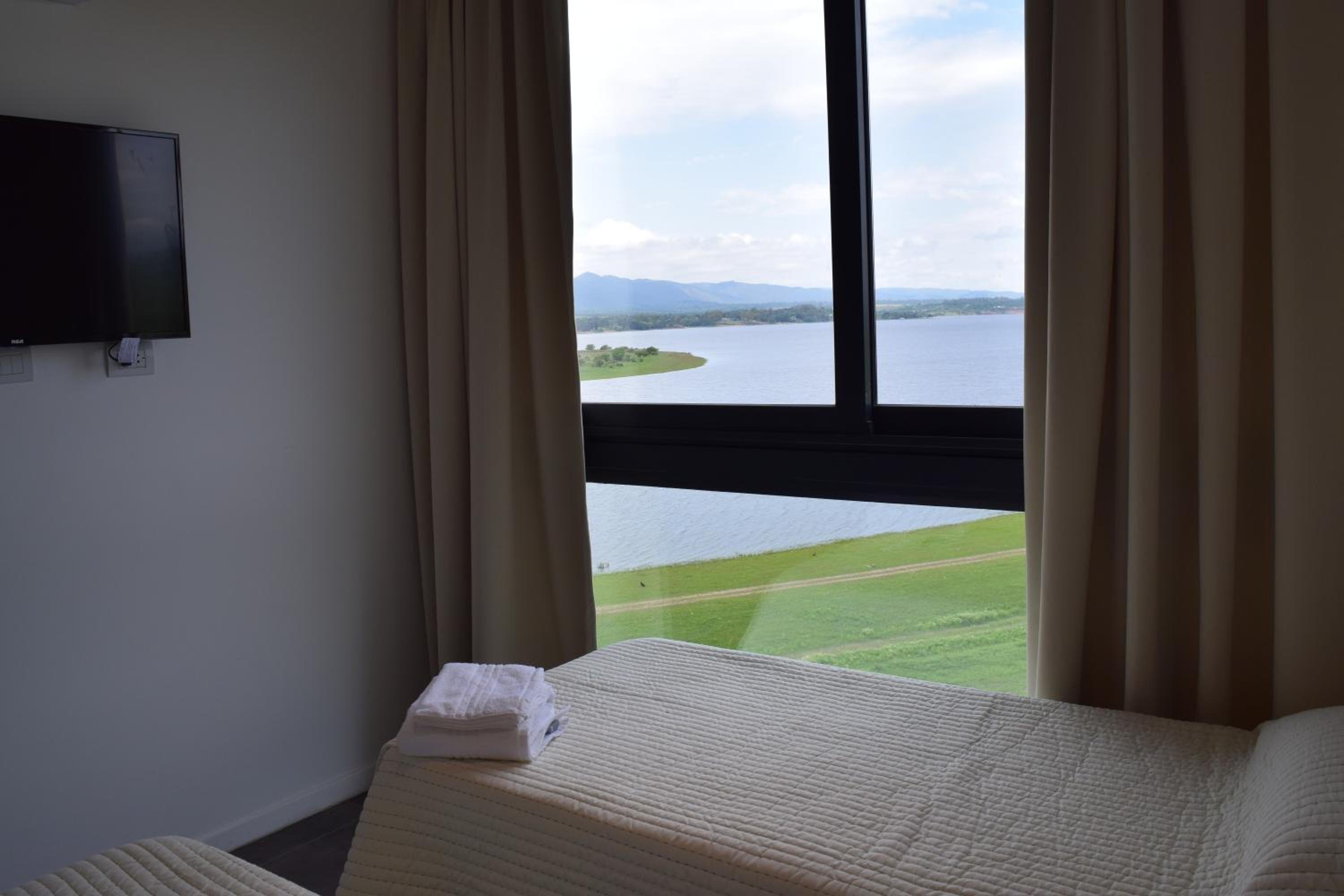 Puerto del Águila Departamentos sobre el Lago - The View Luxury Aparts