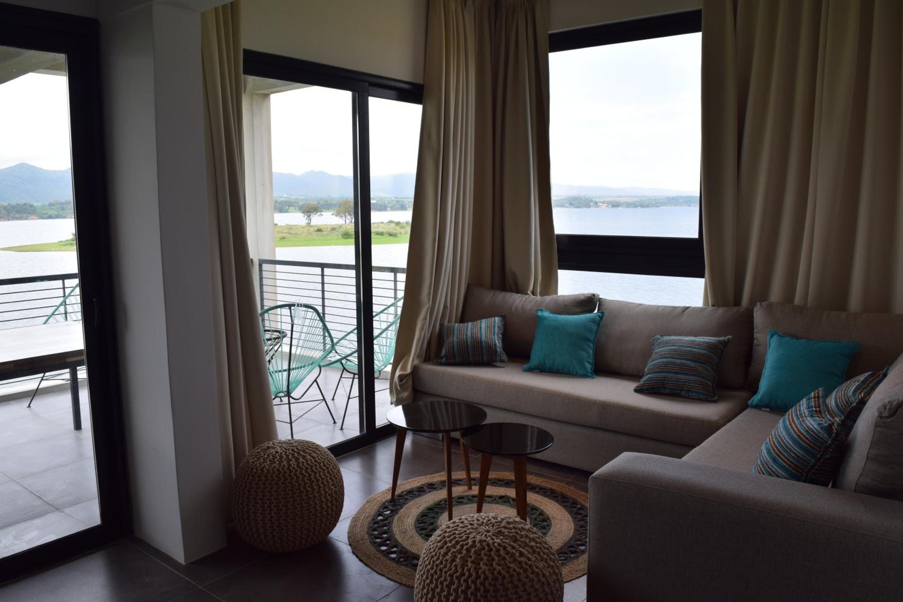 Puerto del Águila Departamentos sobre el Lago - The View Luxury Aparts