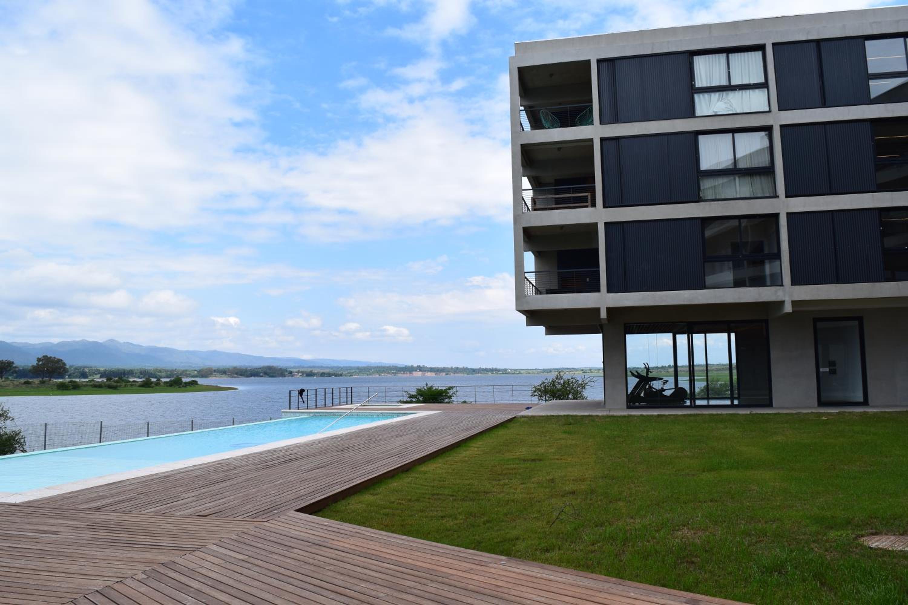Puerto del Águila Departamentos sobre el Lago - The View Luxury Aparts