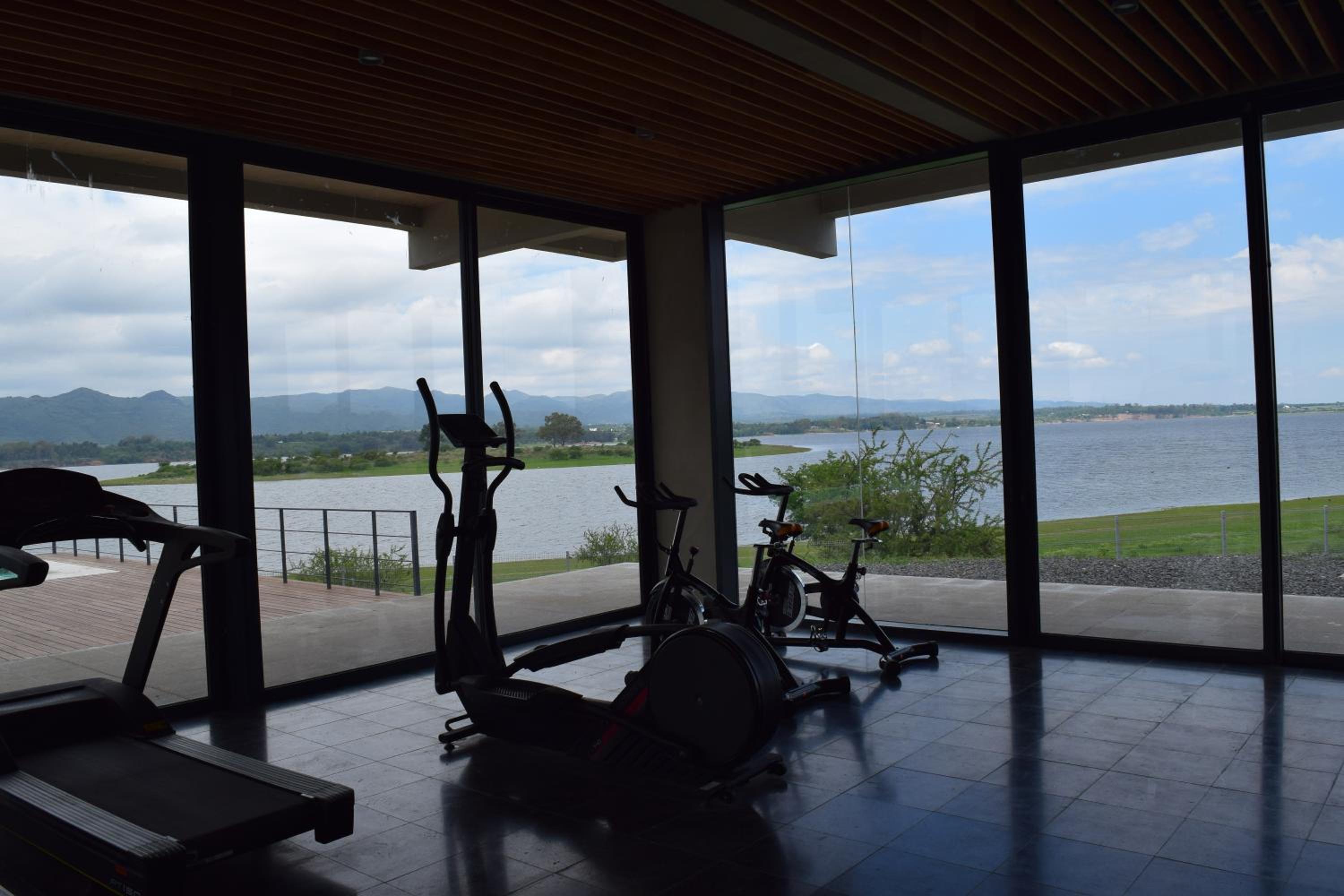 Puerto del Águila Departamentos sobre el Lago - The View Luxury Aparts