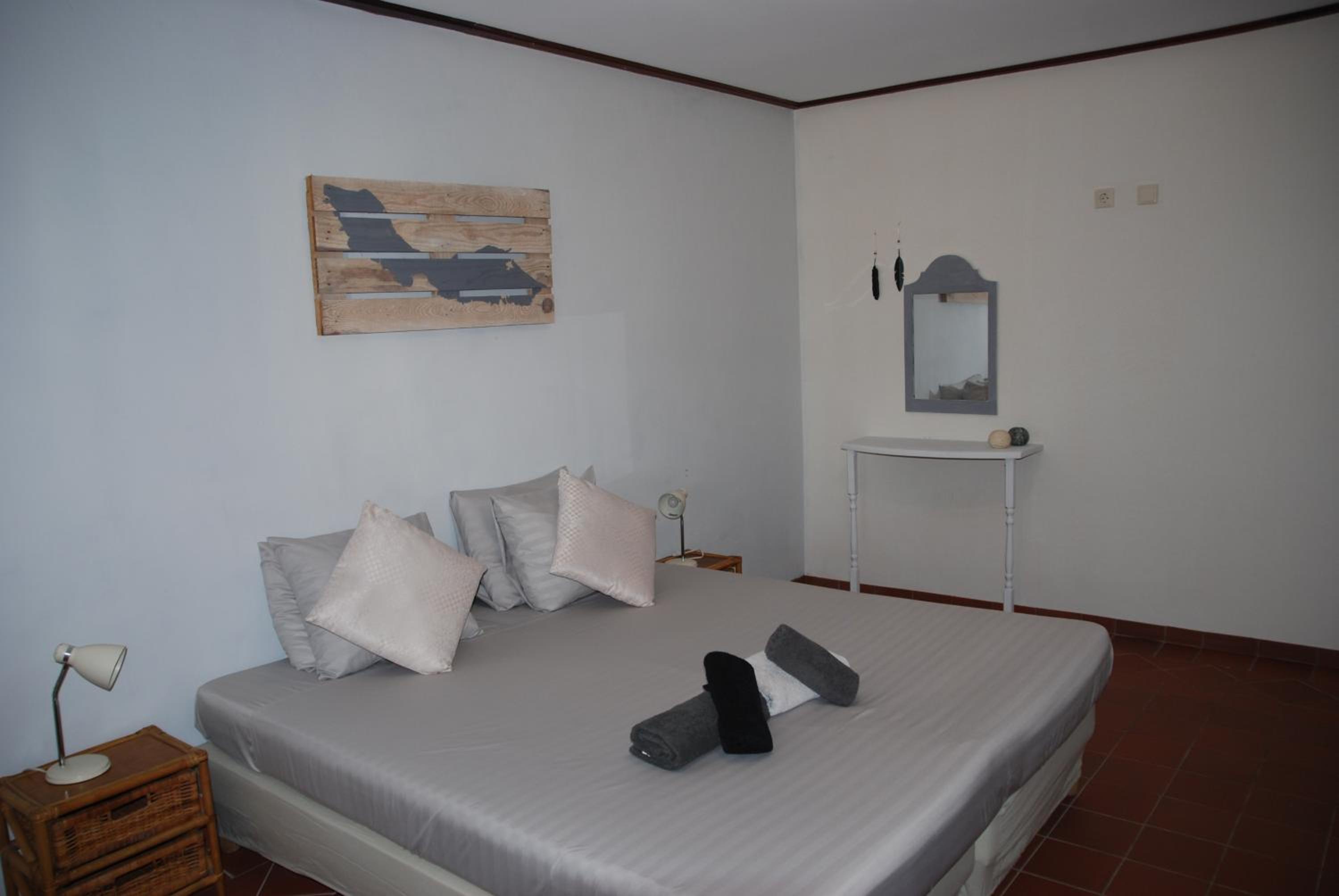 Mirador Apartments