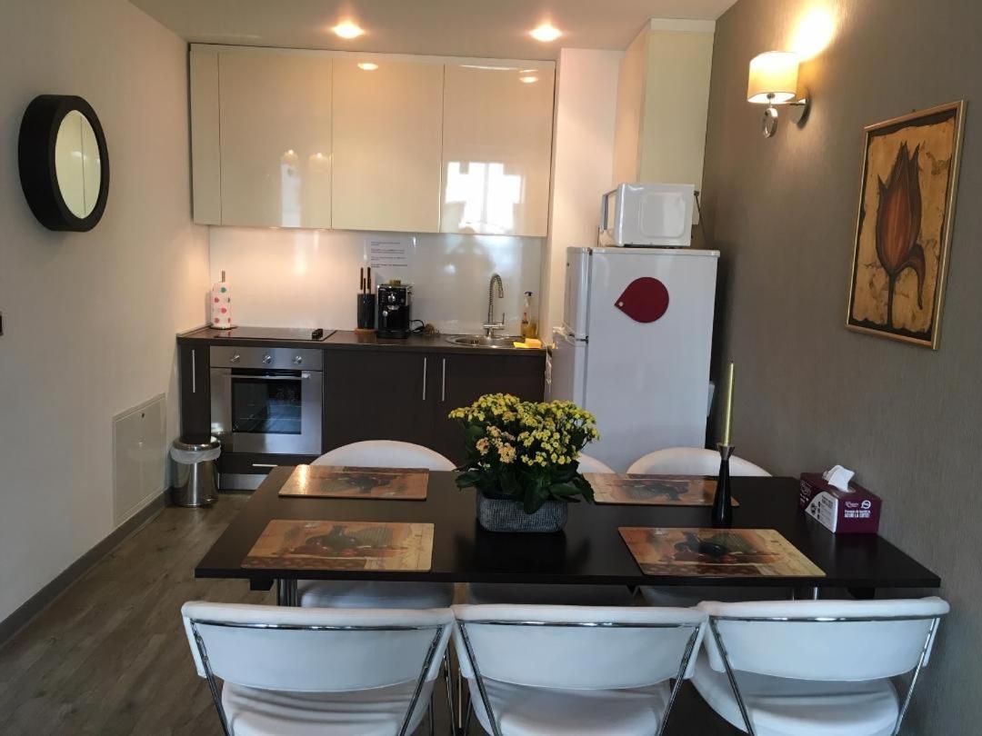 Silver Luxury 6 view 5