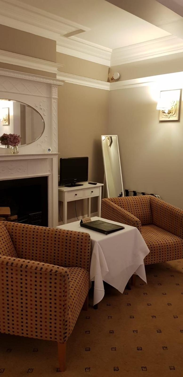 Harrow Vacations - The Tudor Hotel - Property Image 8