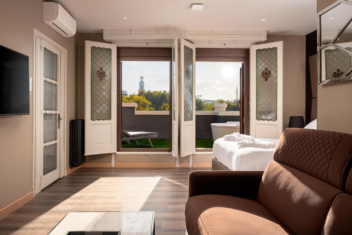 Suite 1907 Oviedo view 4