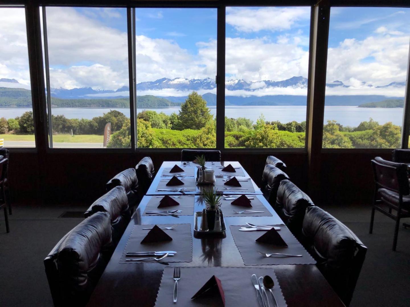 Te Anau Manapouri Lake Hotel view 3