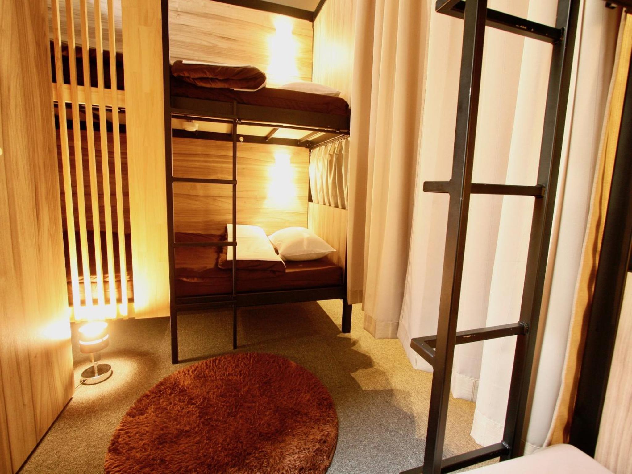 Namba Guesthouse HIVE