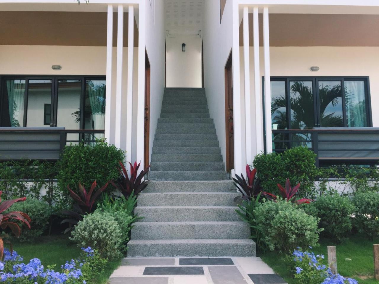 Field-D House