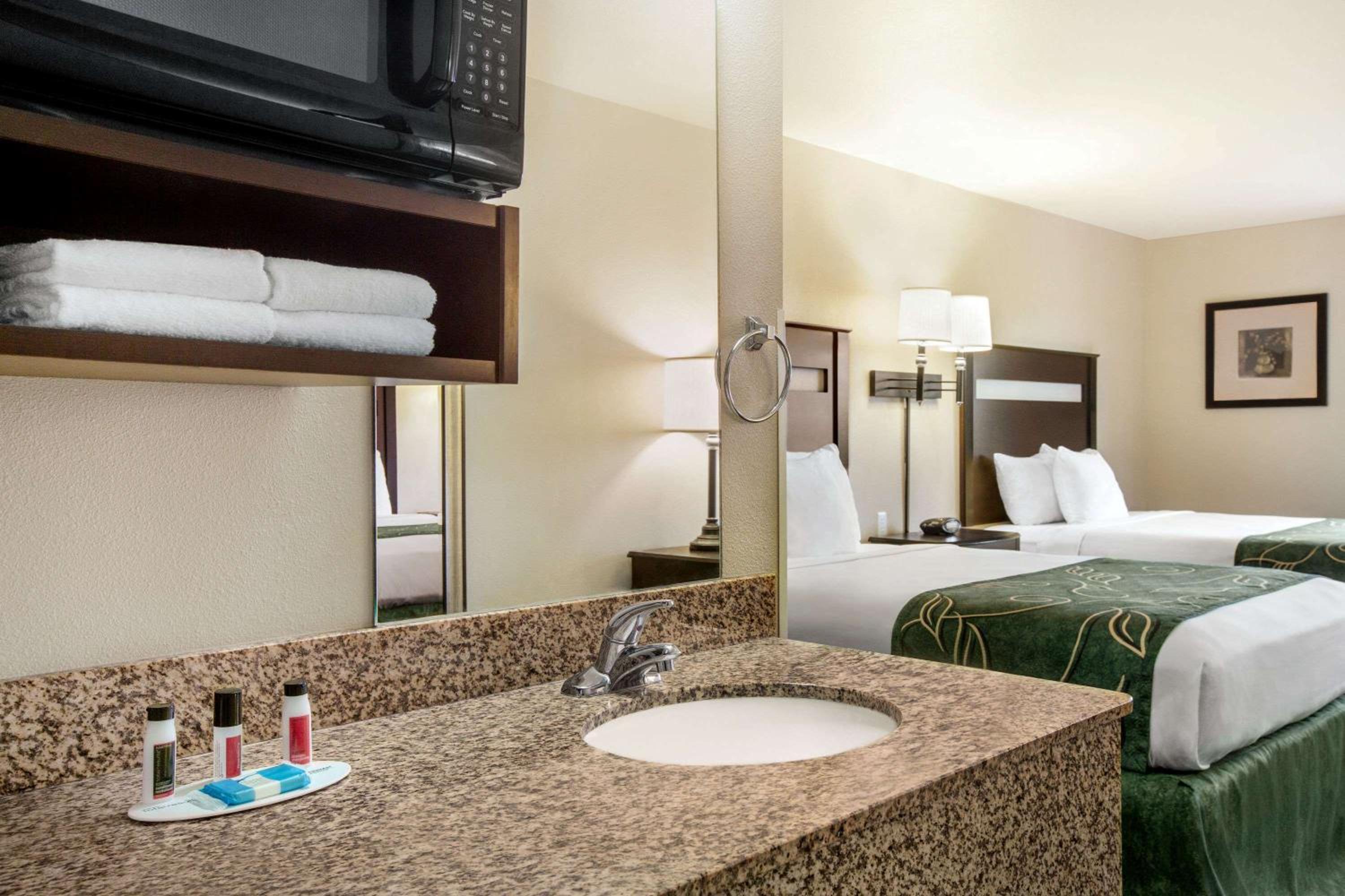 Travelodge by Wyndham Livonia, Foto 13