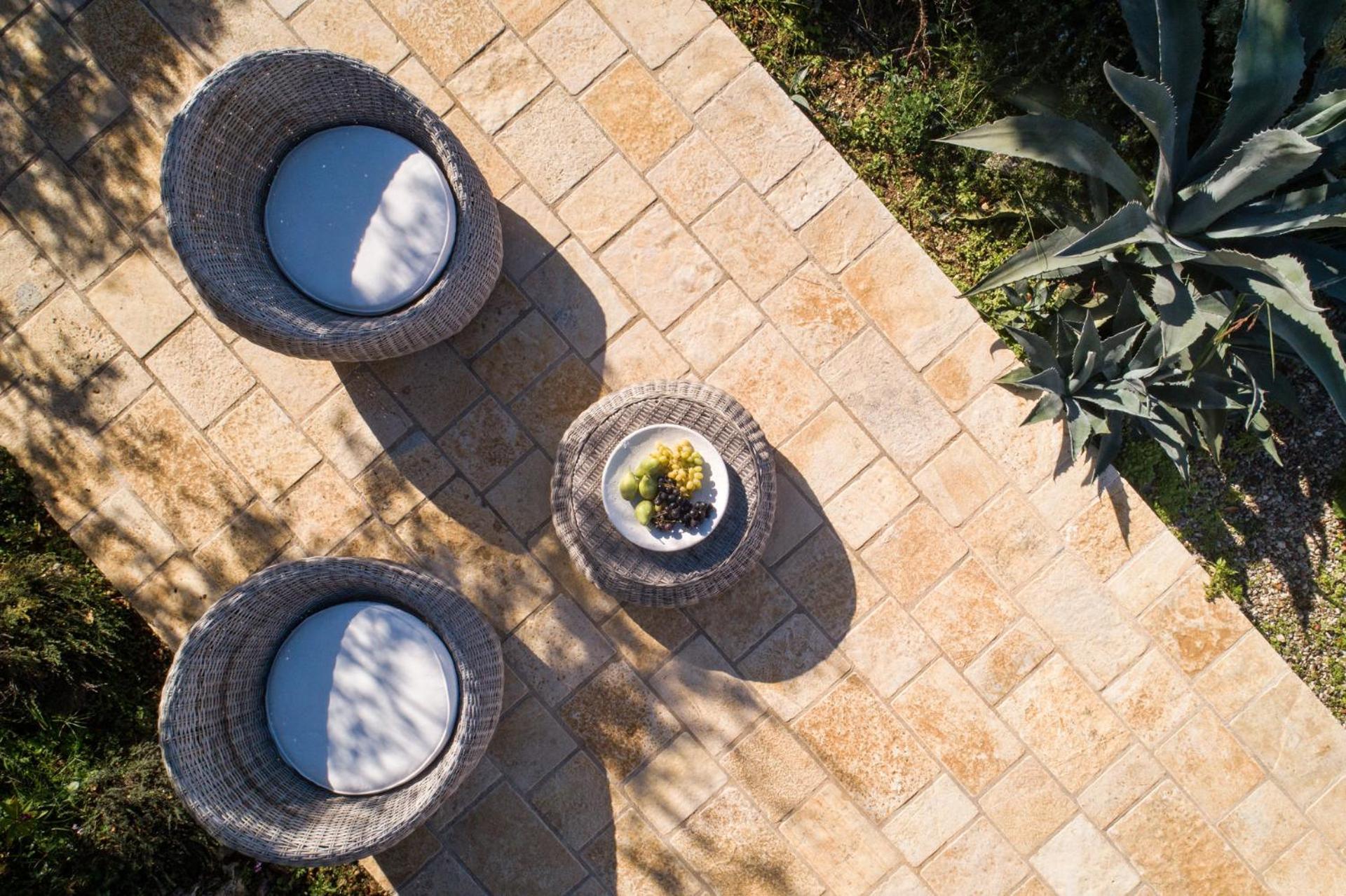 Artblue Villas