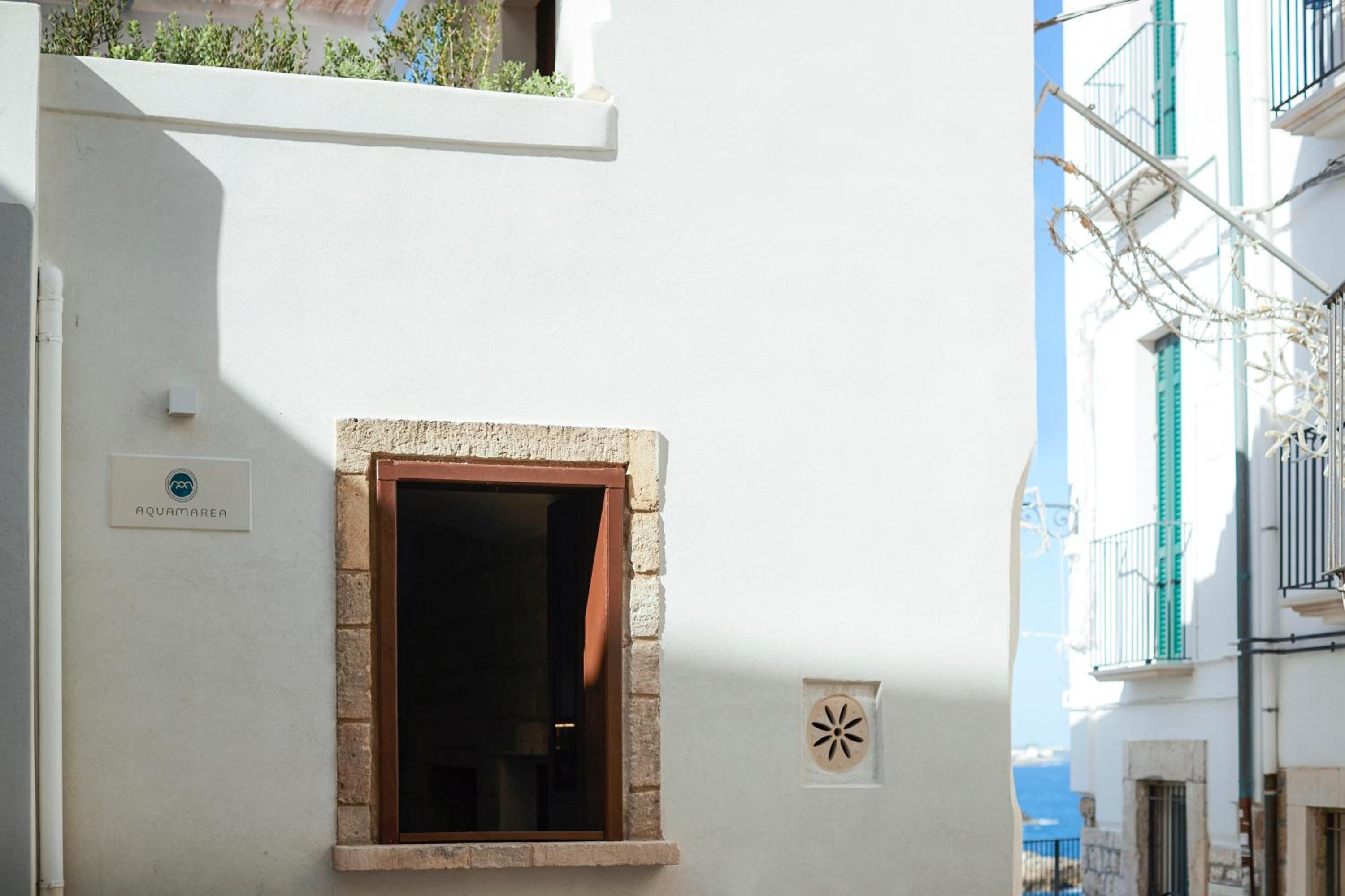 Hotel Aquamarea - Image 1