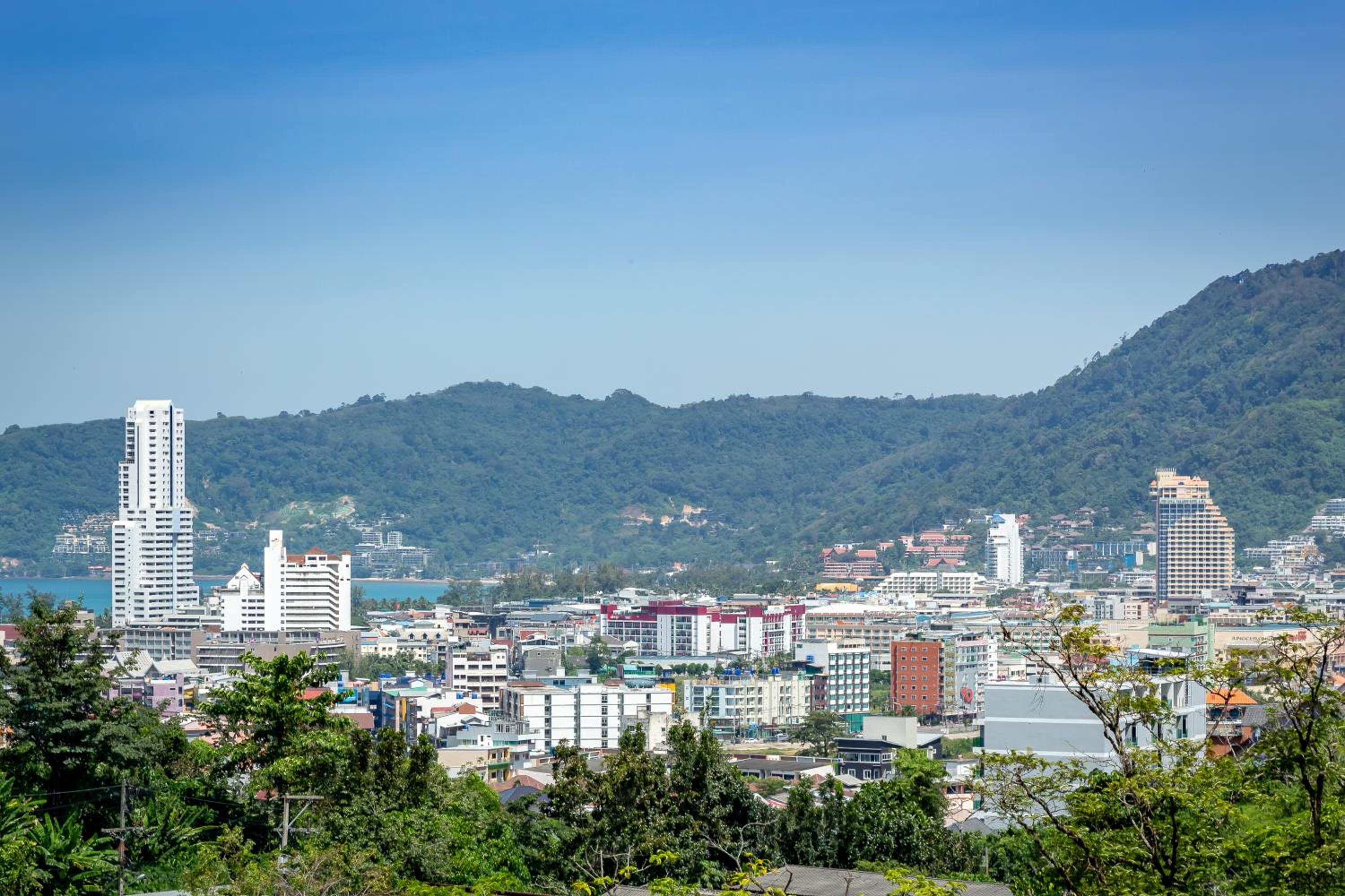 Patong Bay Hill Resort 4