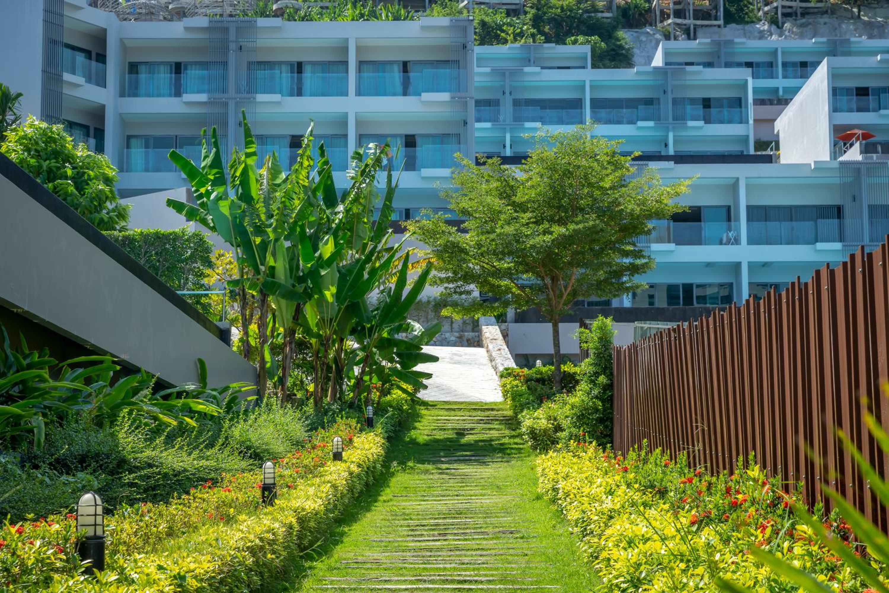 Patong Bay Hill Resort 36
