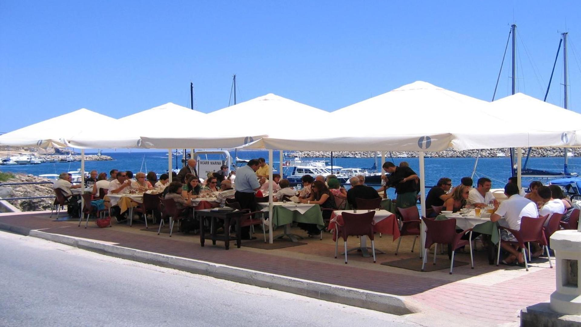 Great Seaviews Location - FREE Gozo taxi service, Fast WIFI, Bicycles, BBQ & Parking, No Car needed