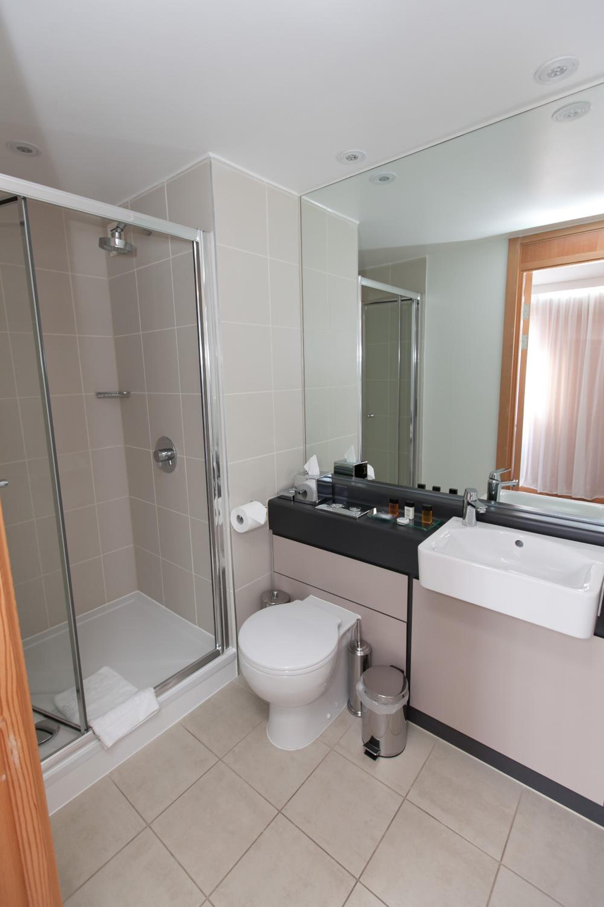 Leicester Vacations - College Court Hotel - Property Image 6