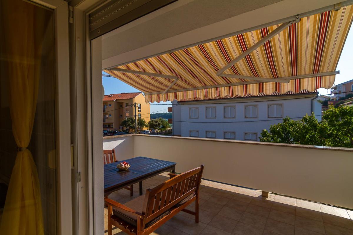 Apartments & Room Španjol view 3