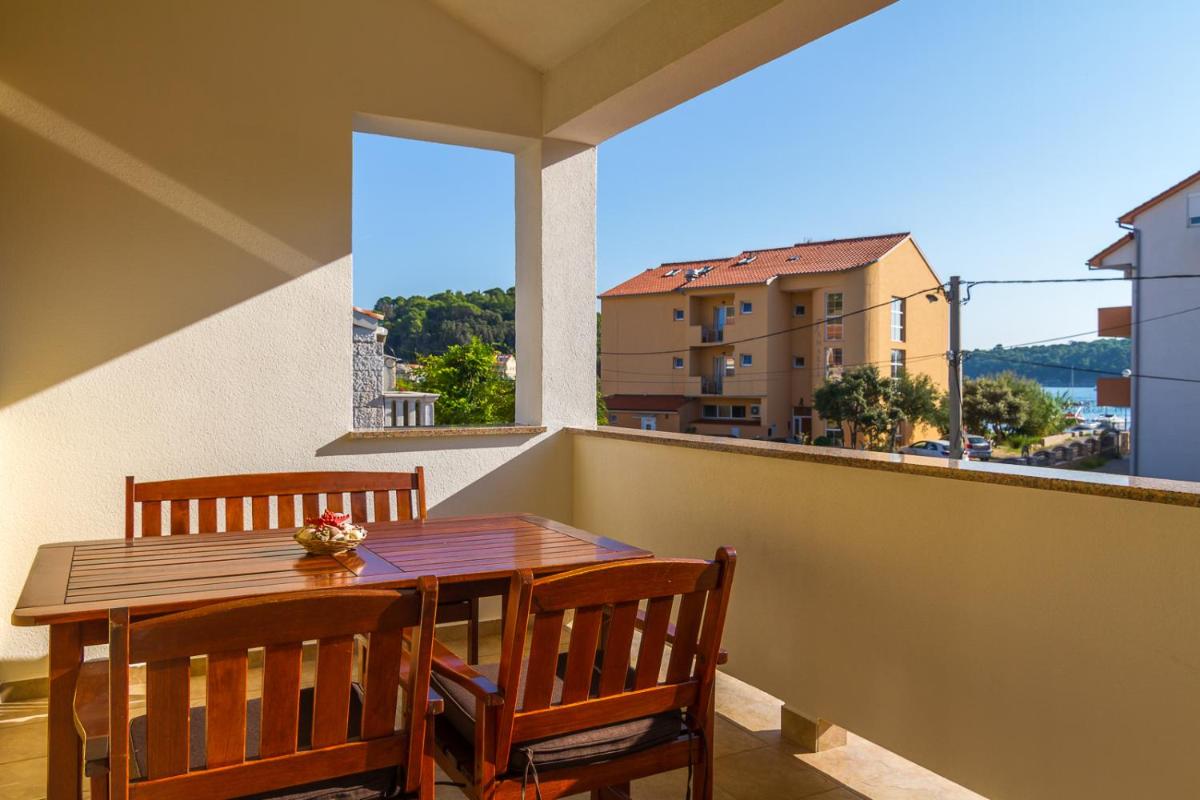 Apartments & Room Španjol view 2