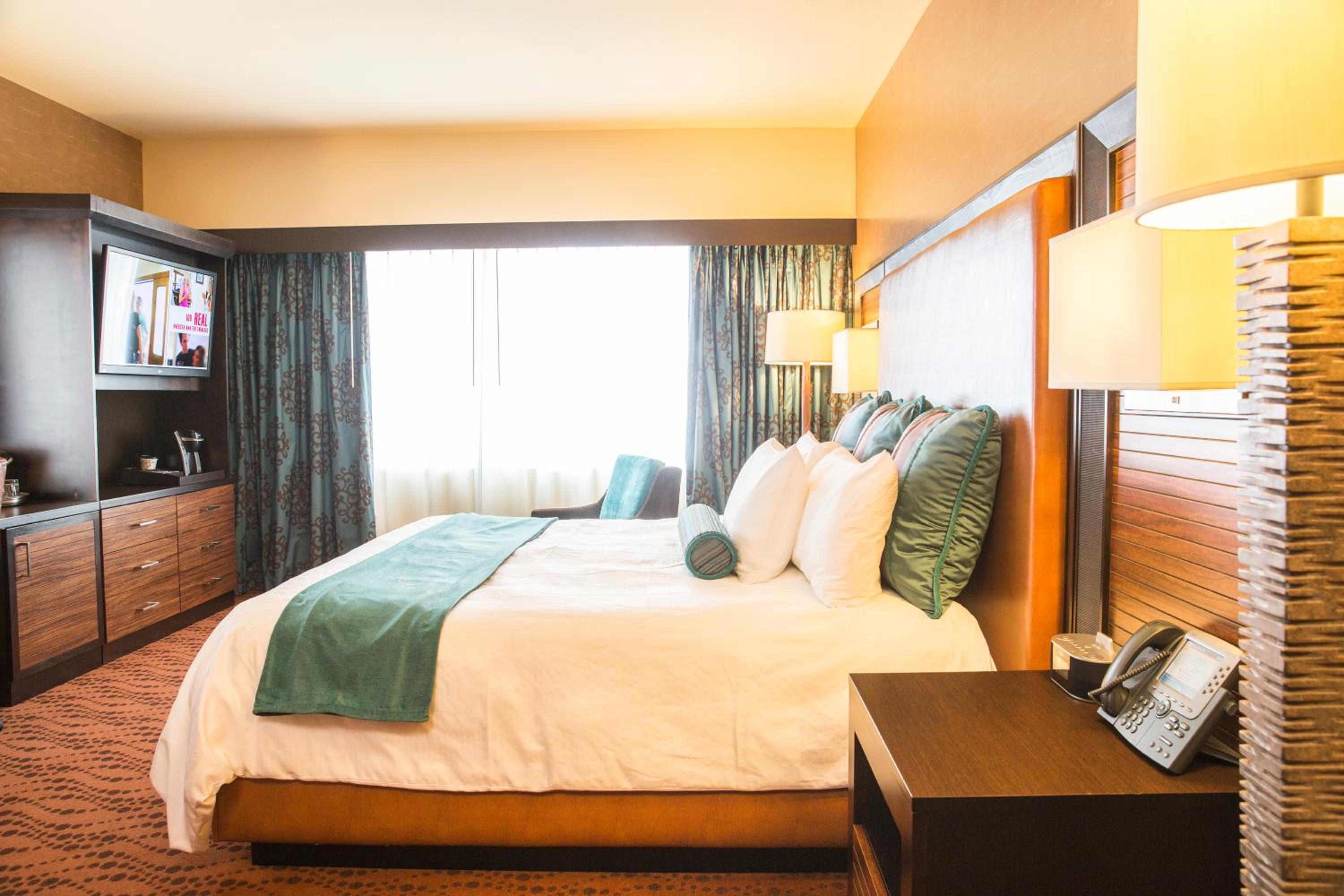 Akwesasne Mohawk Casino Resort and Players Inn Hotel