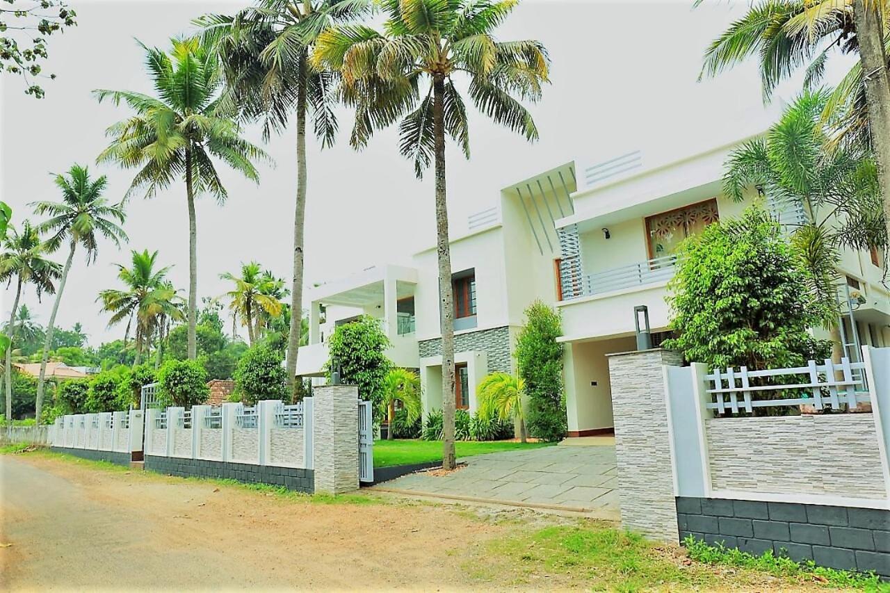 Shamrock Home Stay (5-Bedroom Bungalow) view 2