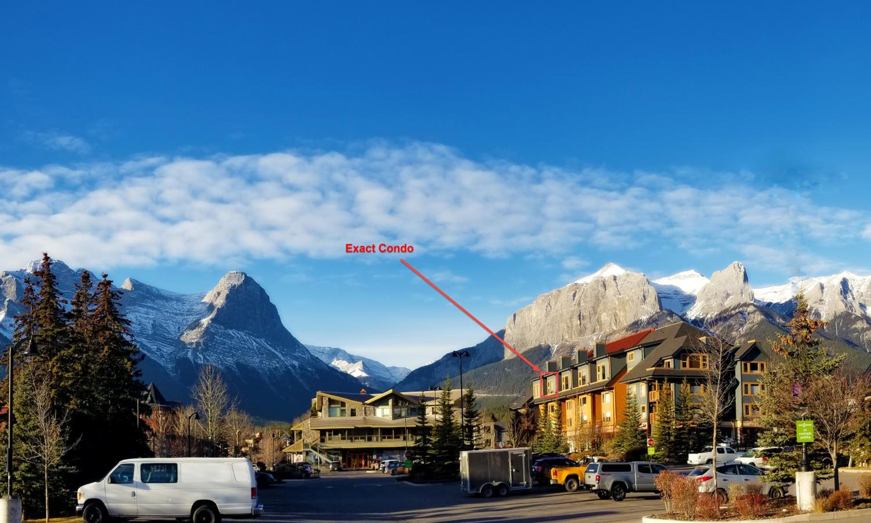 Downtown Loft, Mountain Views, Fireplace, Couple's Retreat, Walker's Paradise view 5