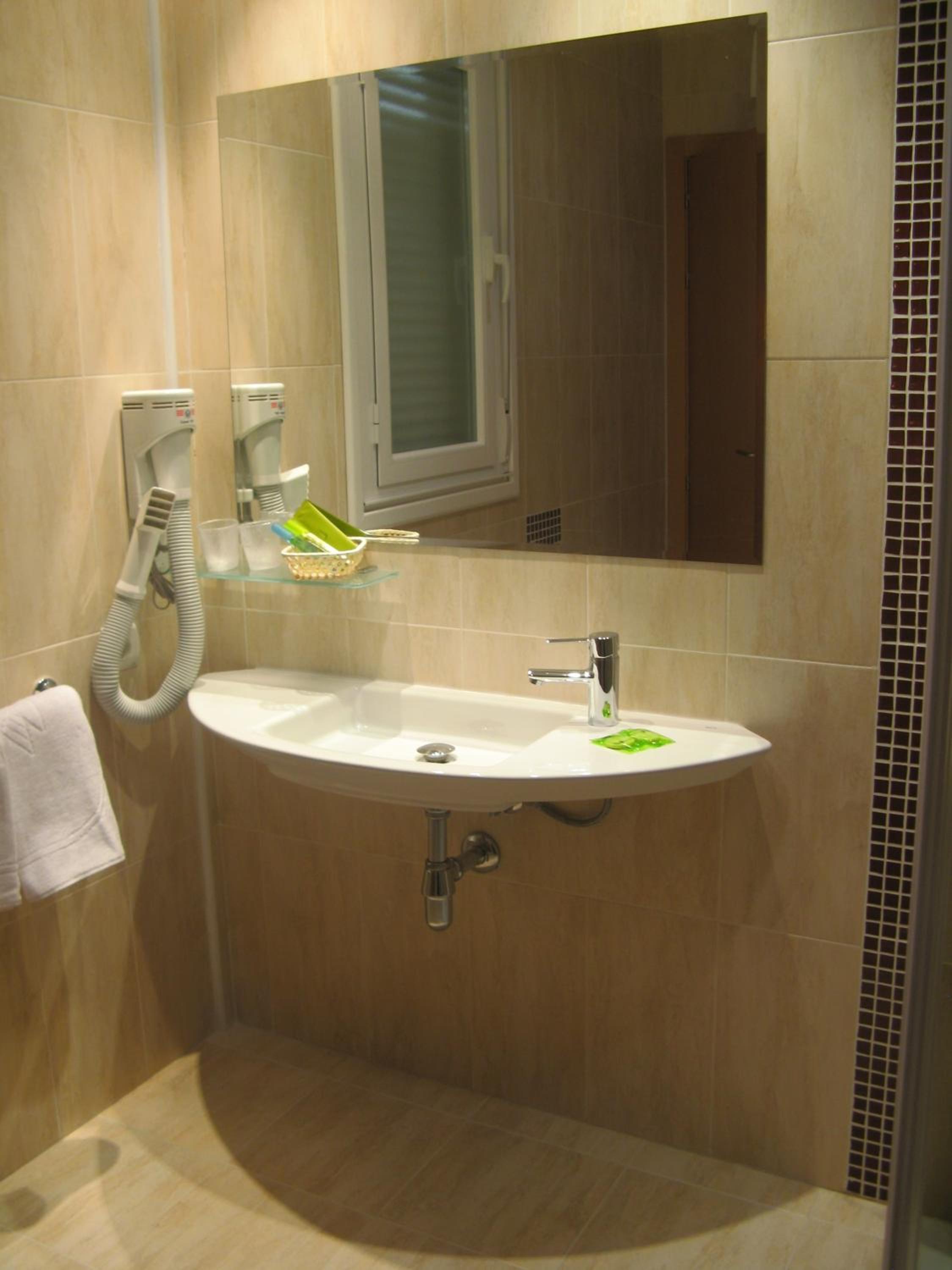 Hostal T4 view 5