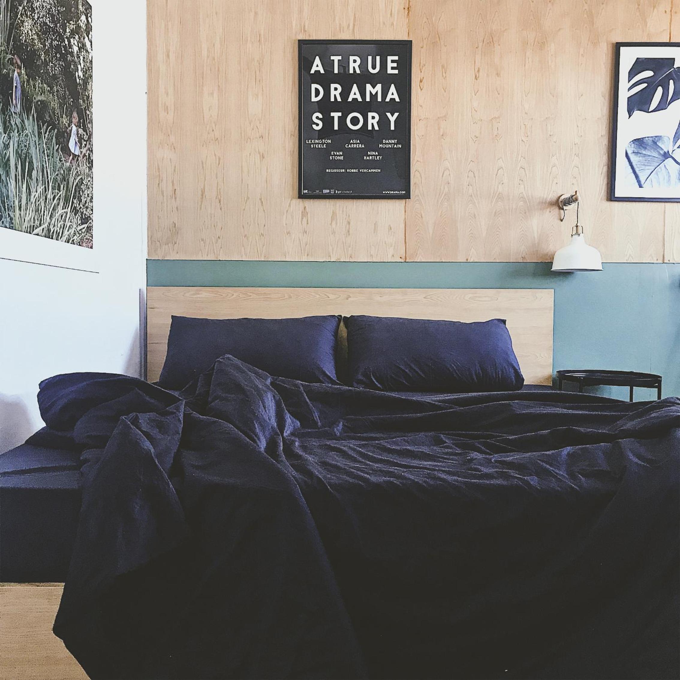 Beige Poshtels + Netflix