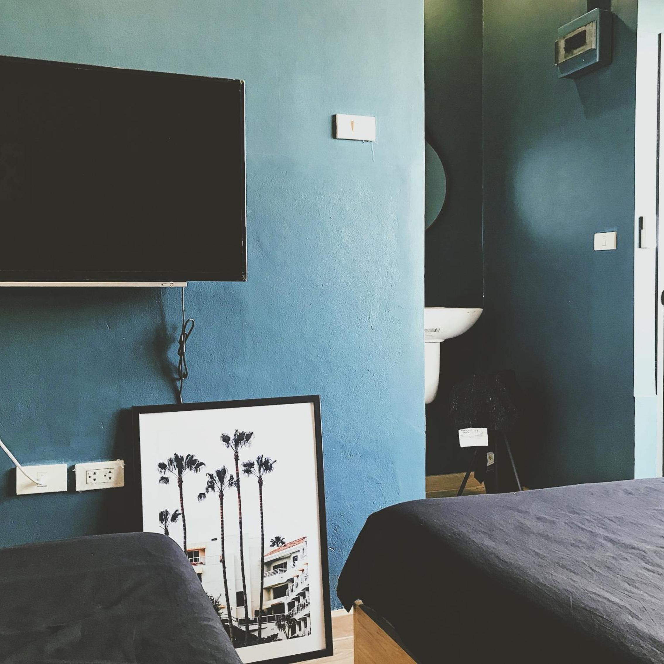 Beige Poshtels + Netflix