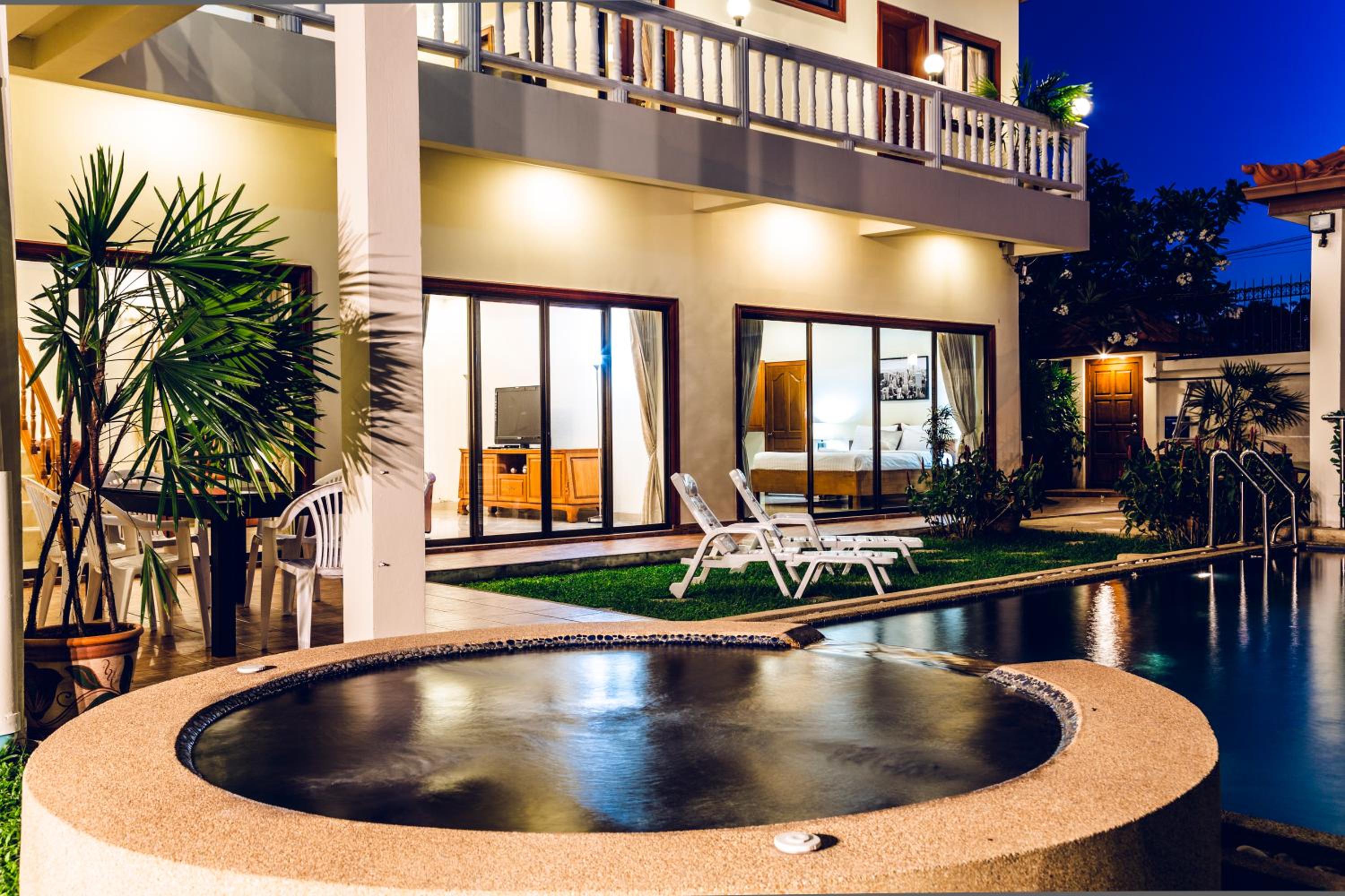 Avoca Pool Villas