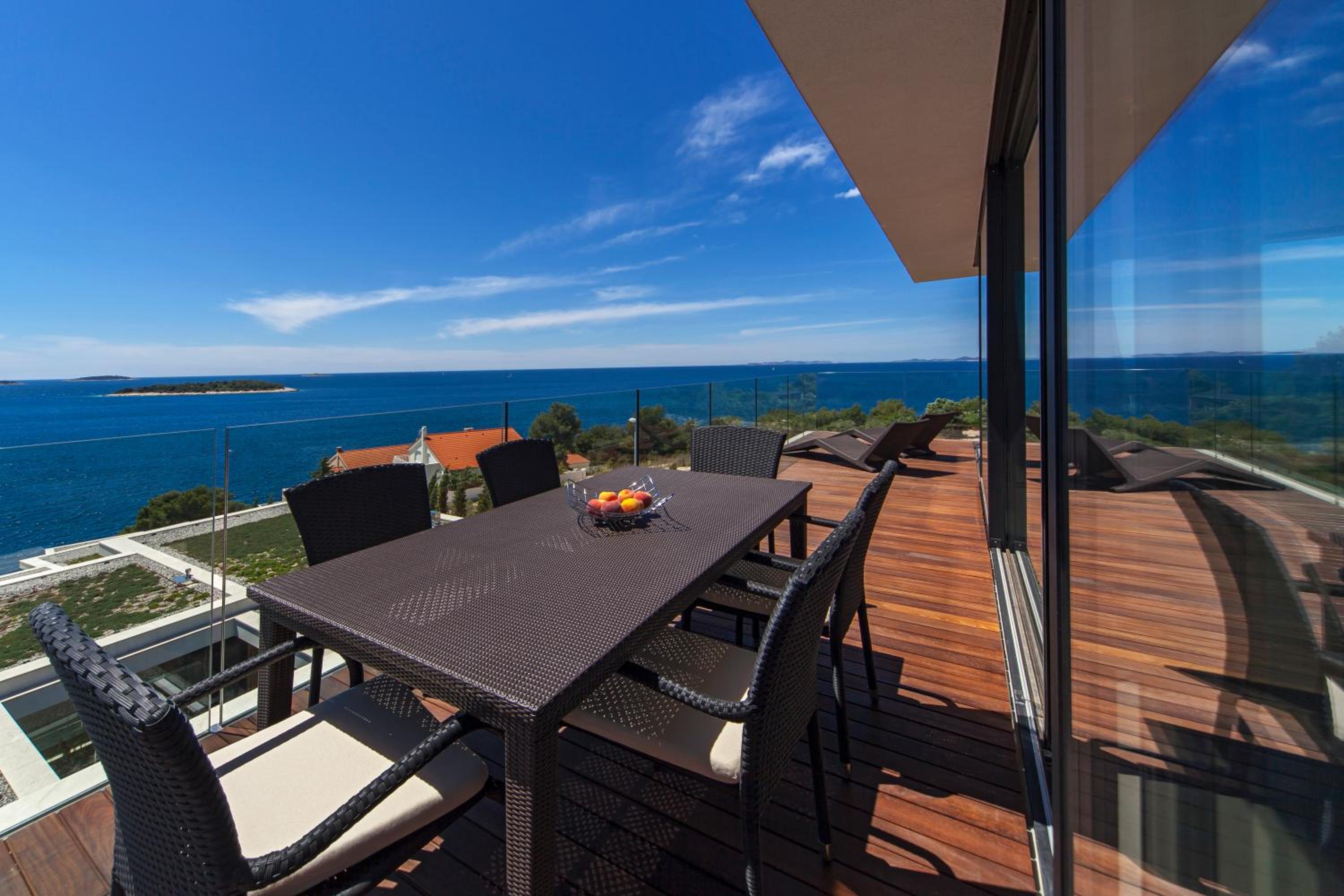 Golden Rays Luxury Villas & Apartments