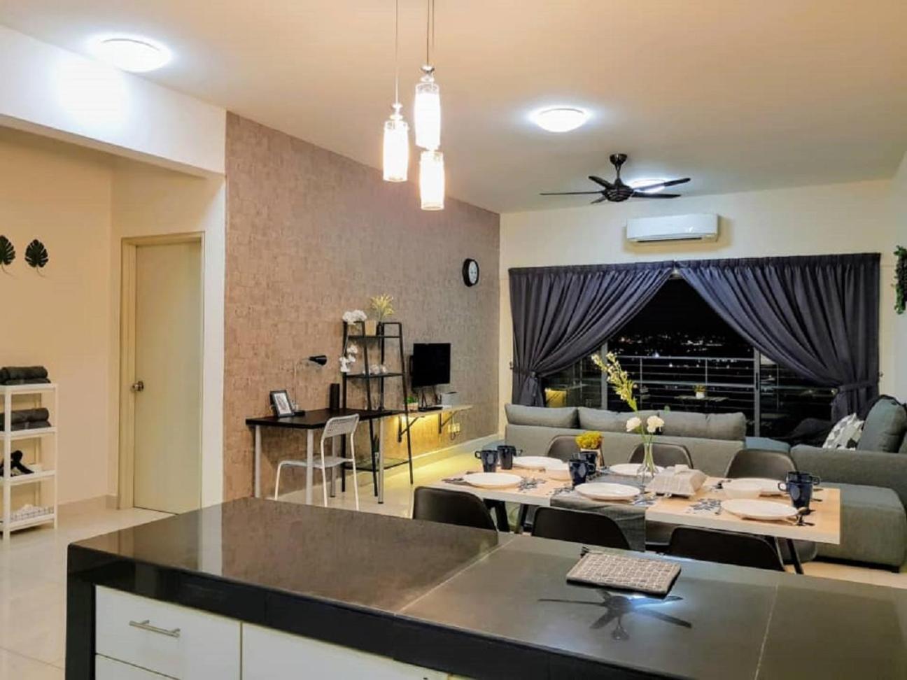 Puchong 8-12 pax 5min LRT Cozy Apartment IOI Mall photo 6