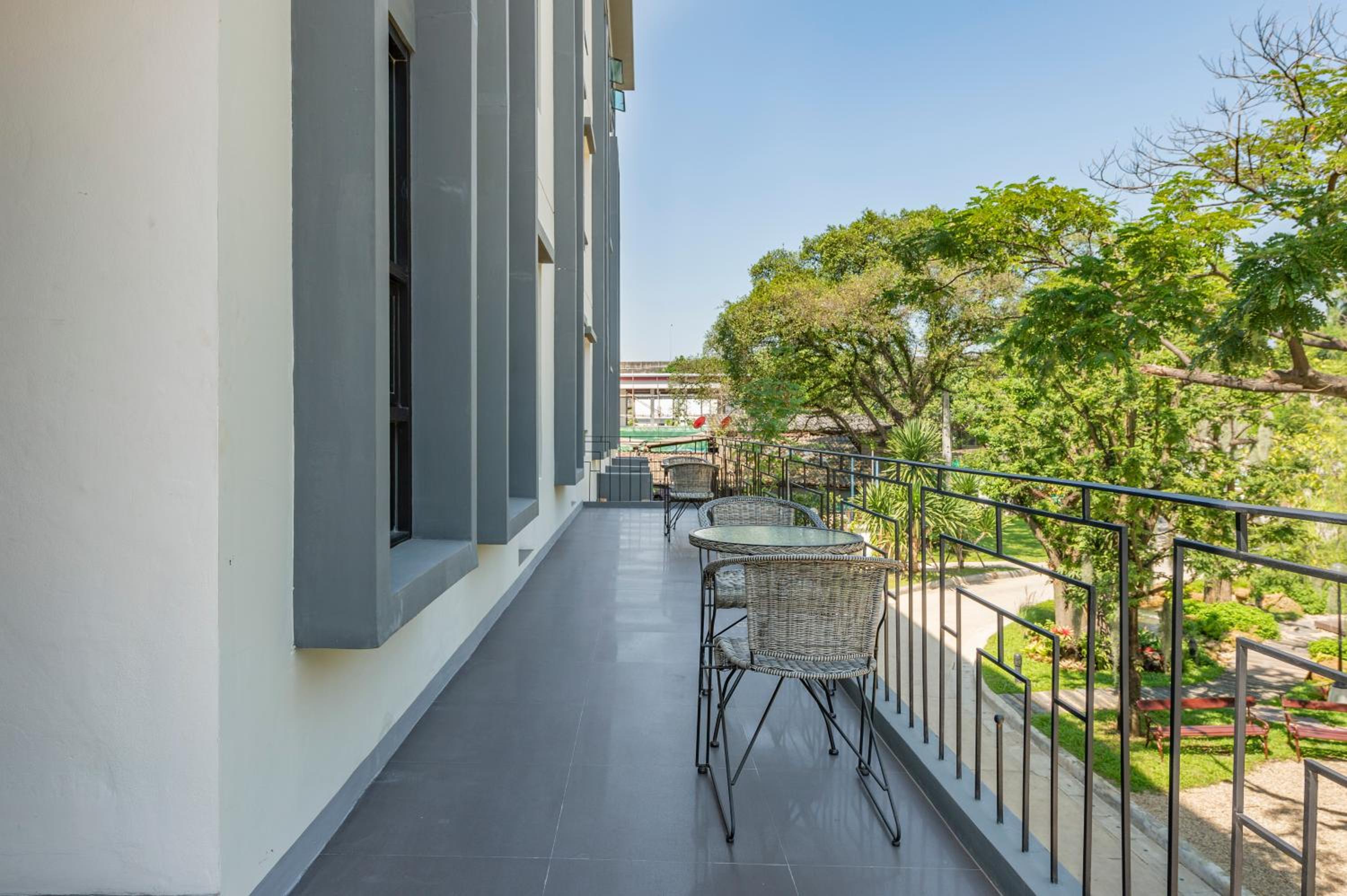 Bangkok Oasis Hotel