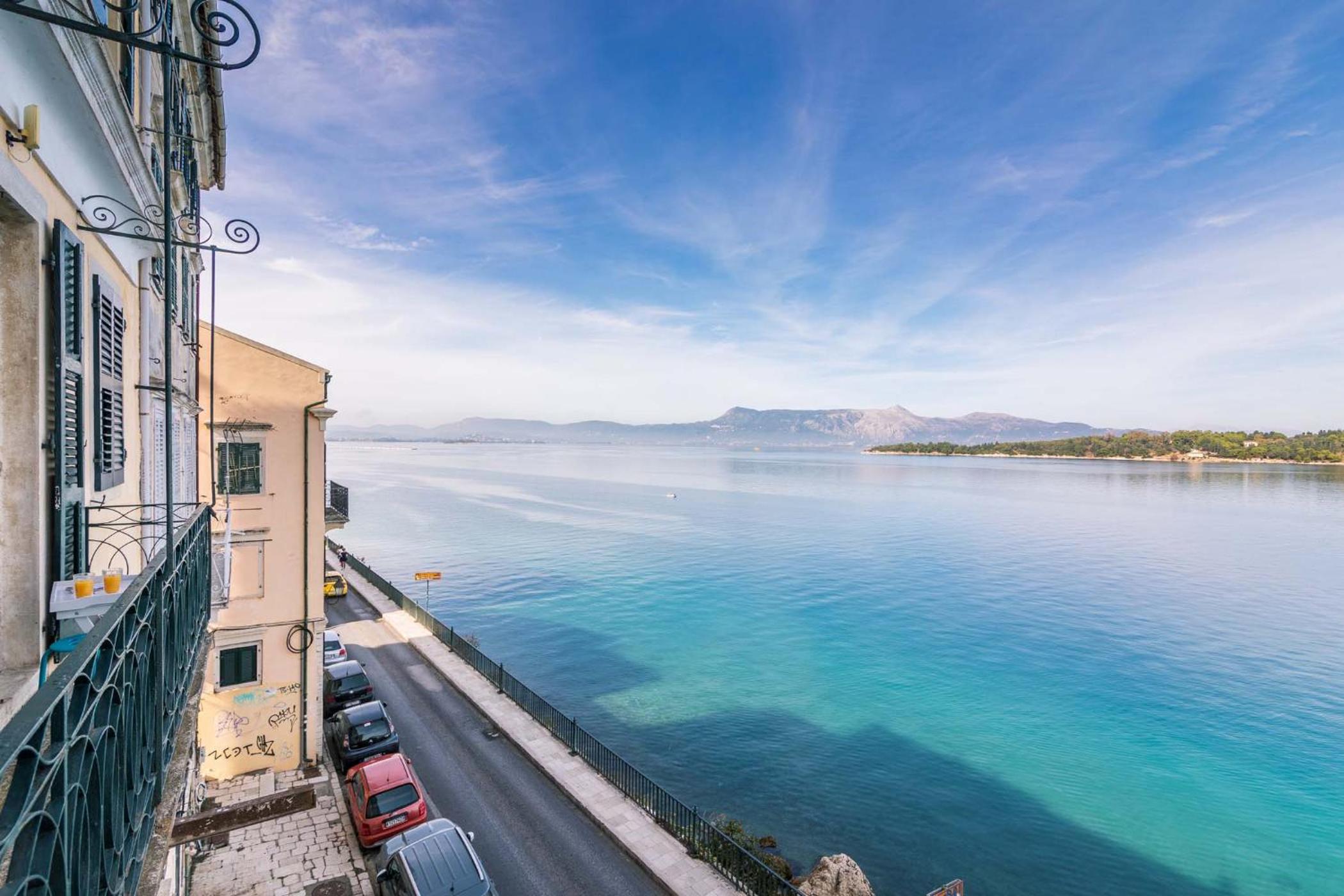 Mouragia Luxury Seaview Suite by Konnect