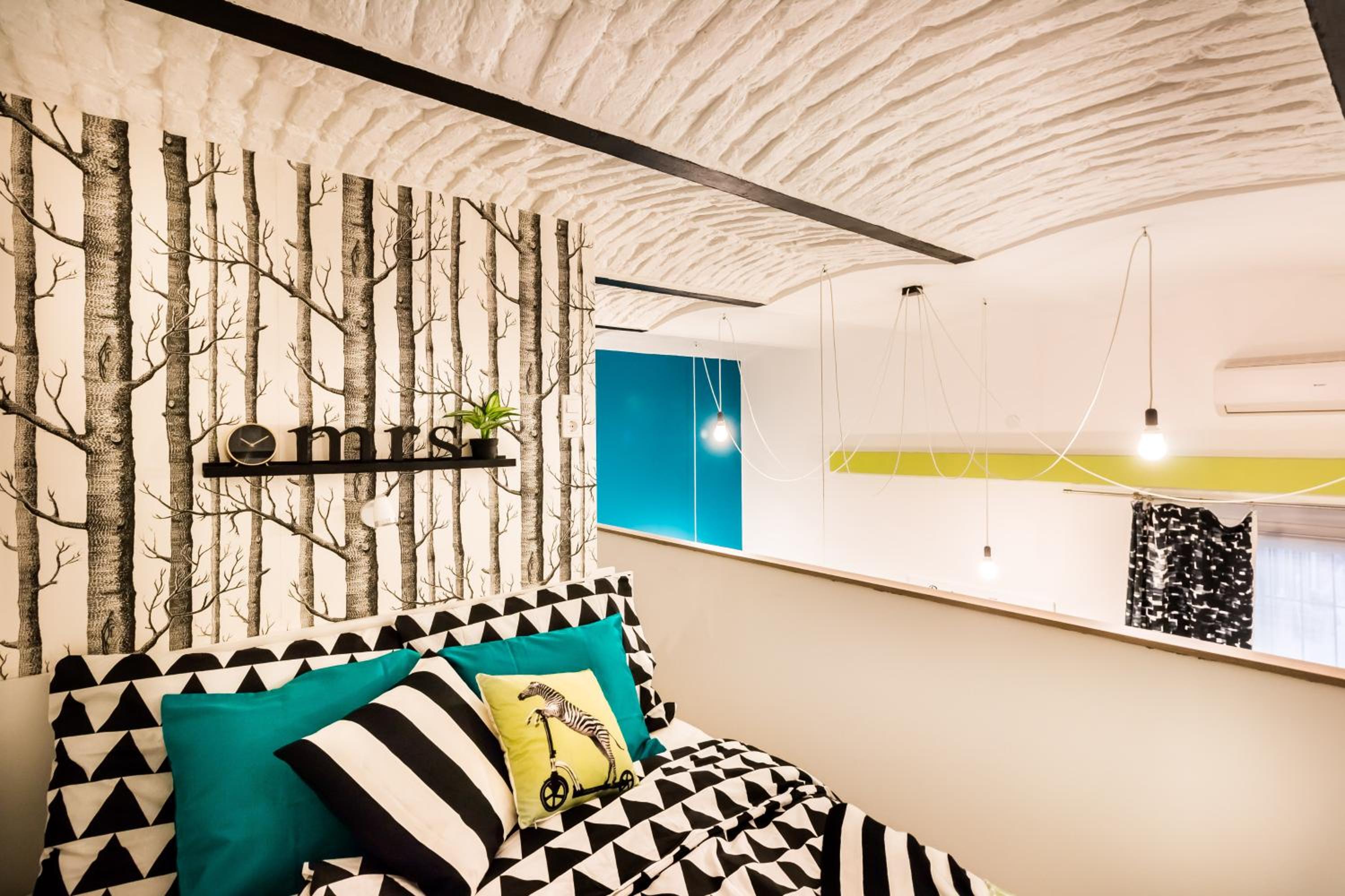 Stylish Apartments at Ruin Pub District view 3