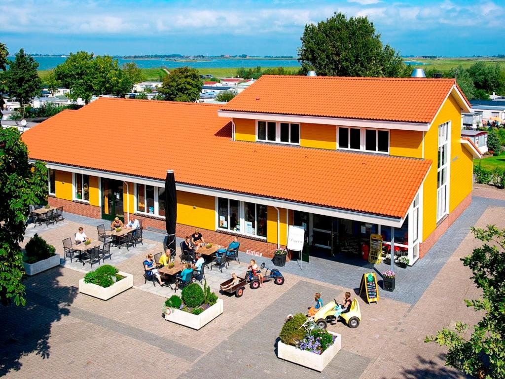 Friesland-cottage view 5