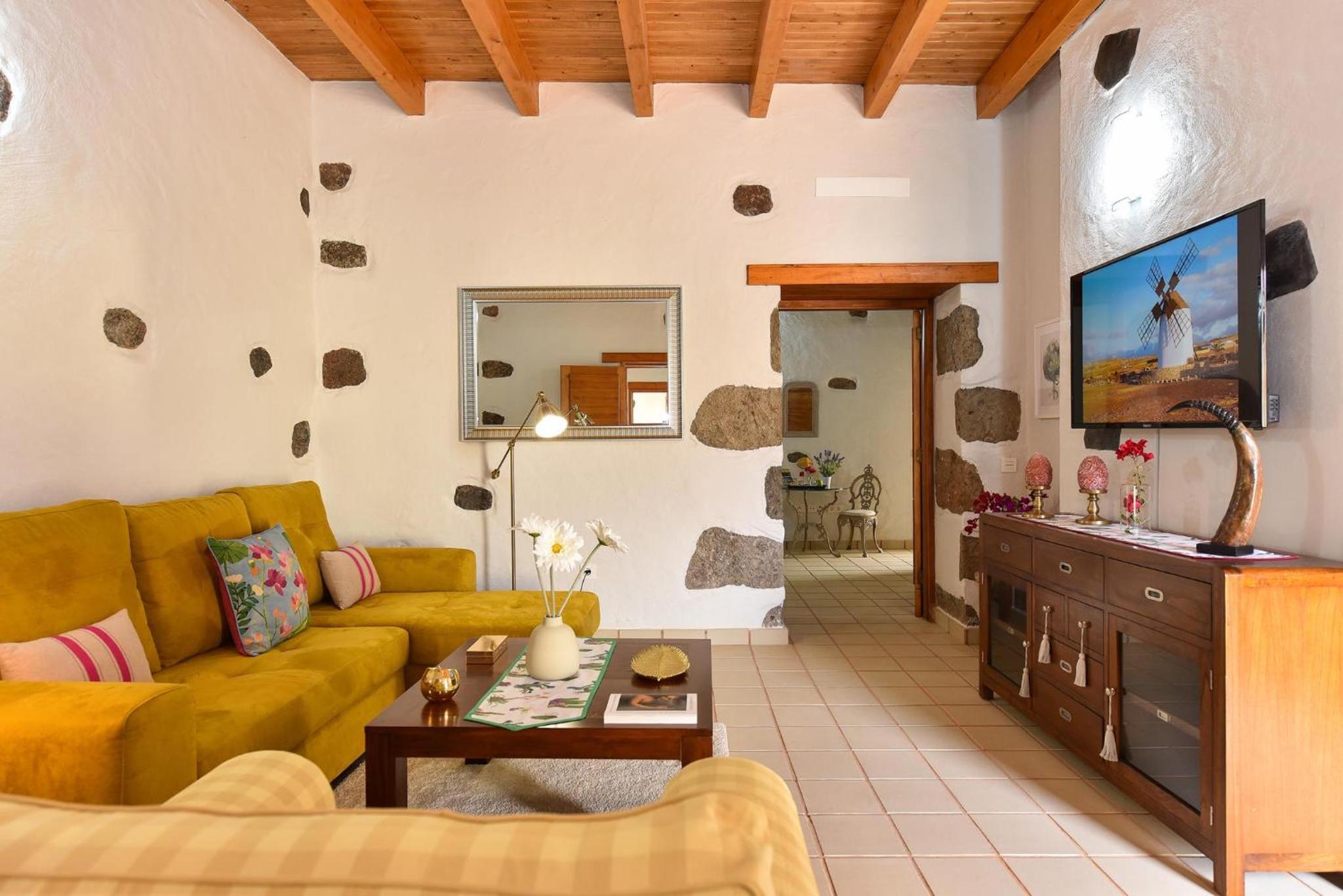 Los Algodones Cottage with Pool by VillaGranCanaria