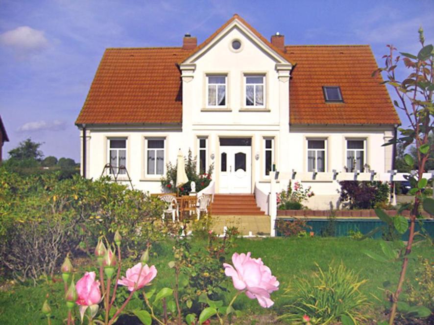 Ferienhaus für 8 Personen mit Kamin & Terrasse