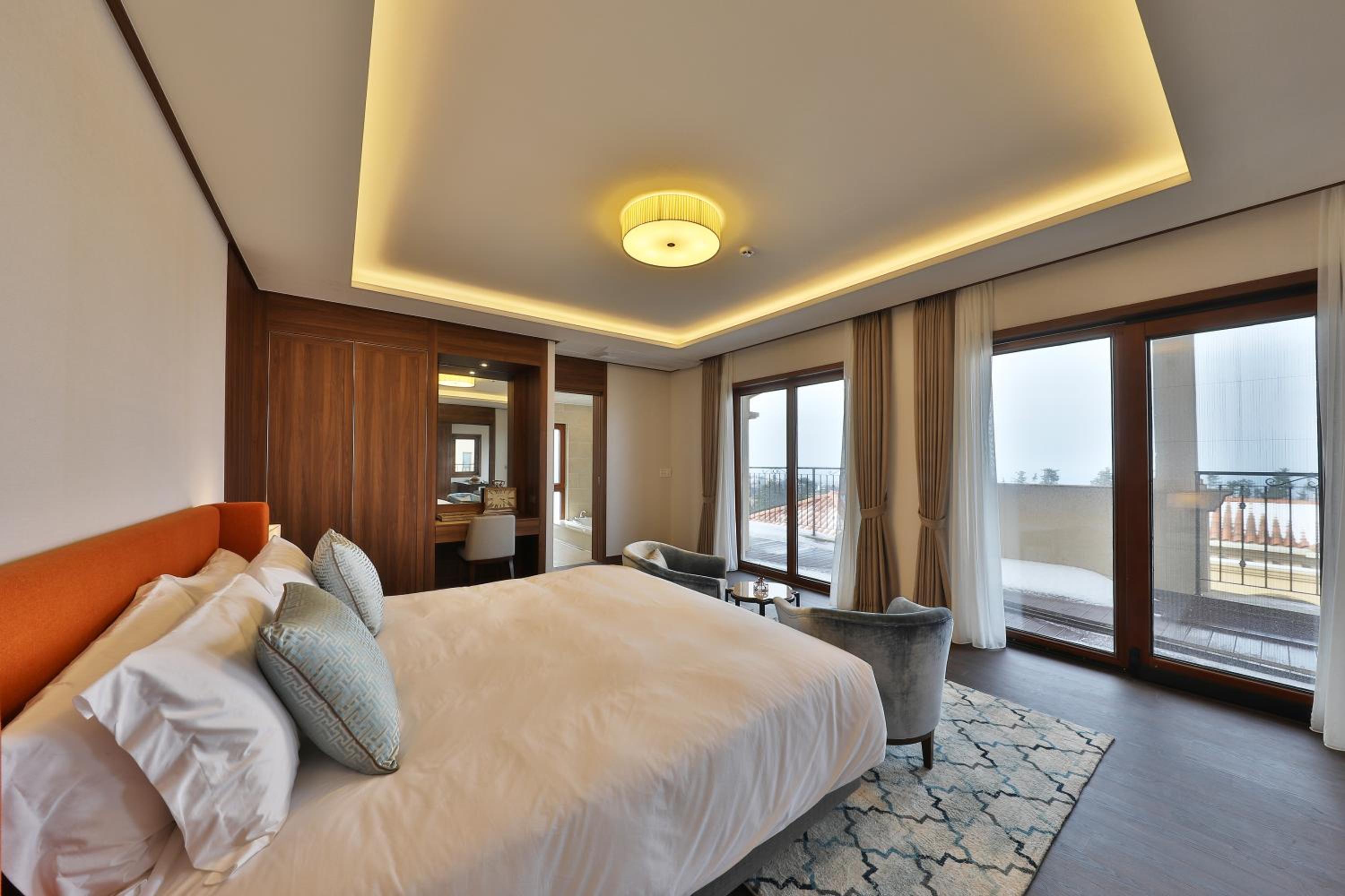 Camphortree Hotel and Resort
