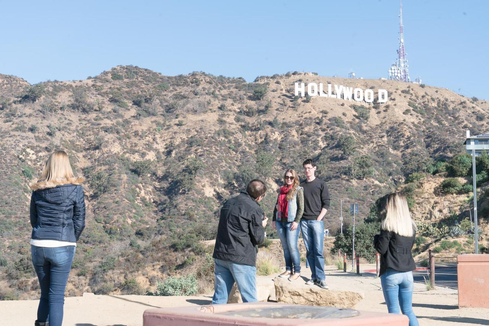 Cozy Hollywood Get Away