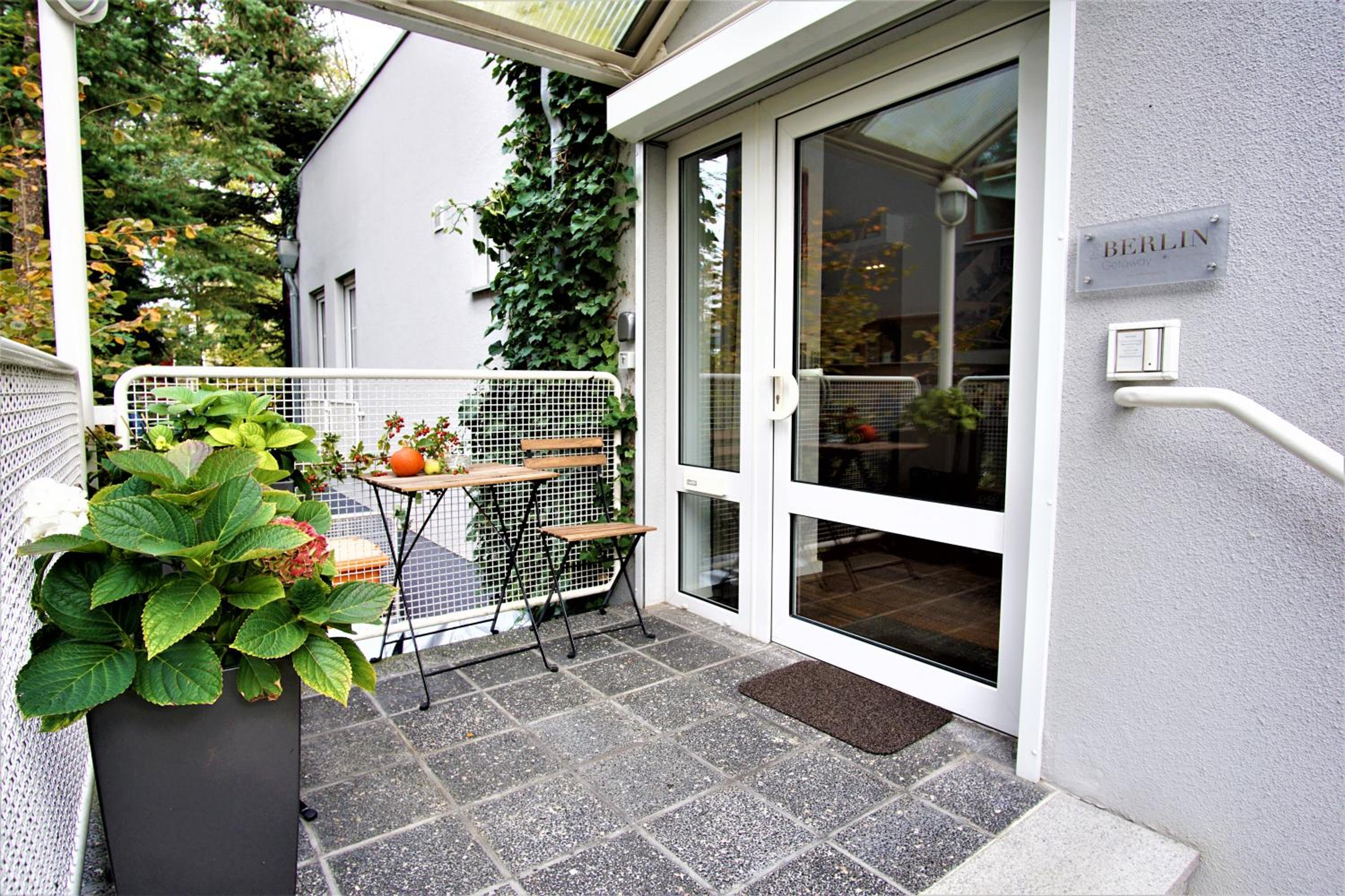 The Berlin Getaway / 80qm in Berlin's Historic Diplomatic Quarter