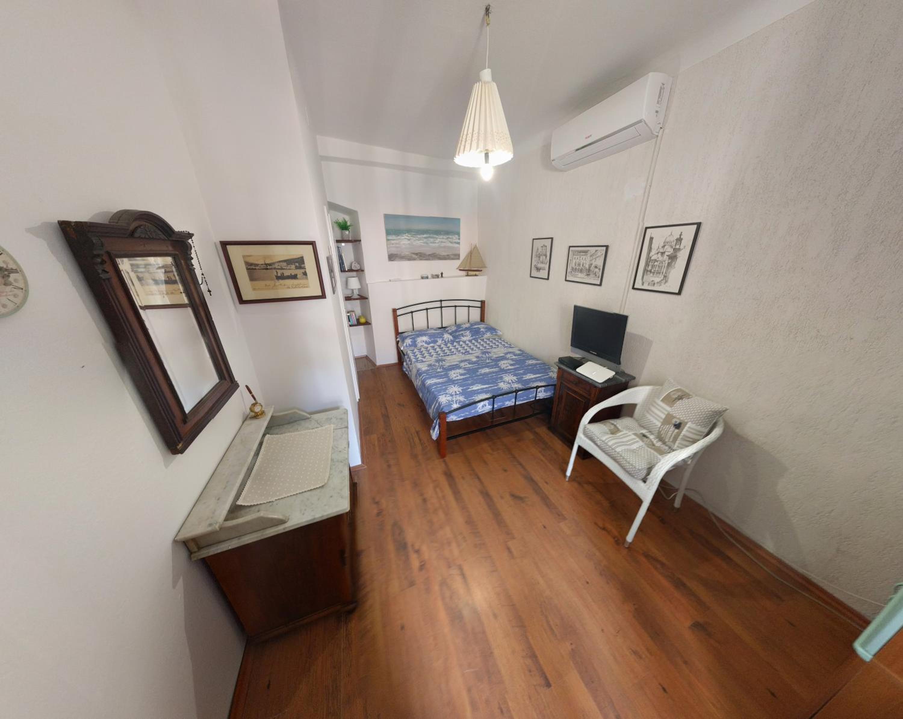 Family house in the old center