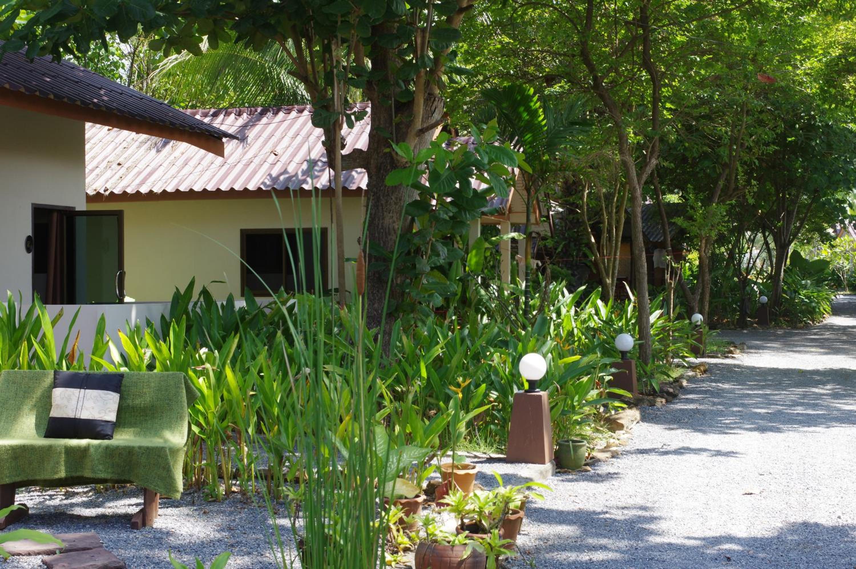 Thai House Beach Resort