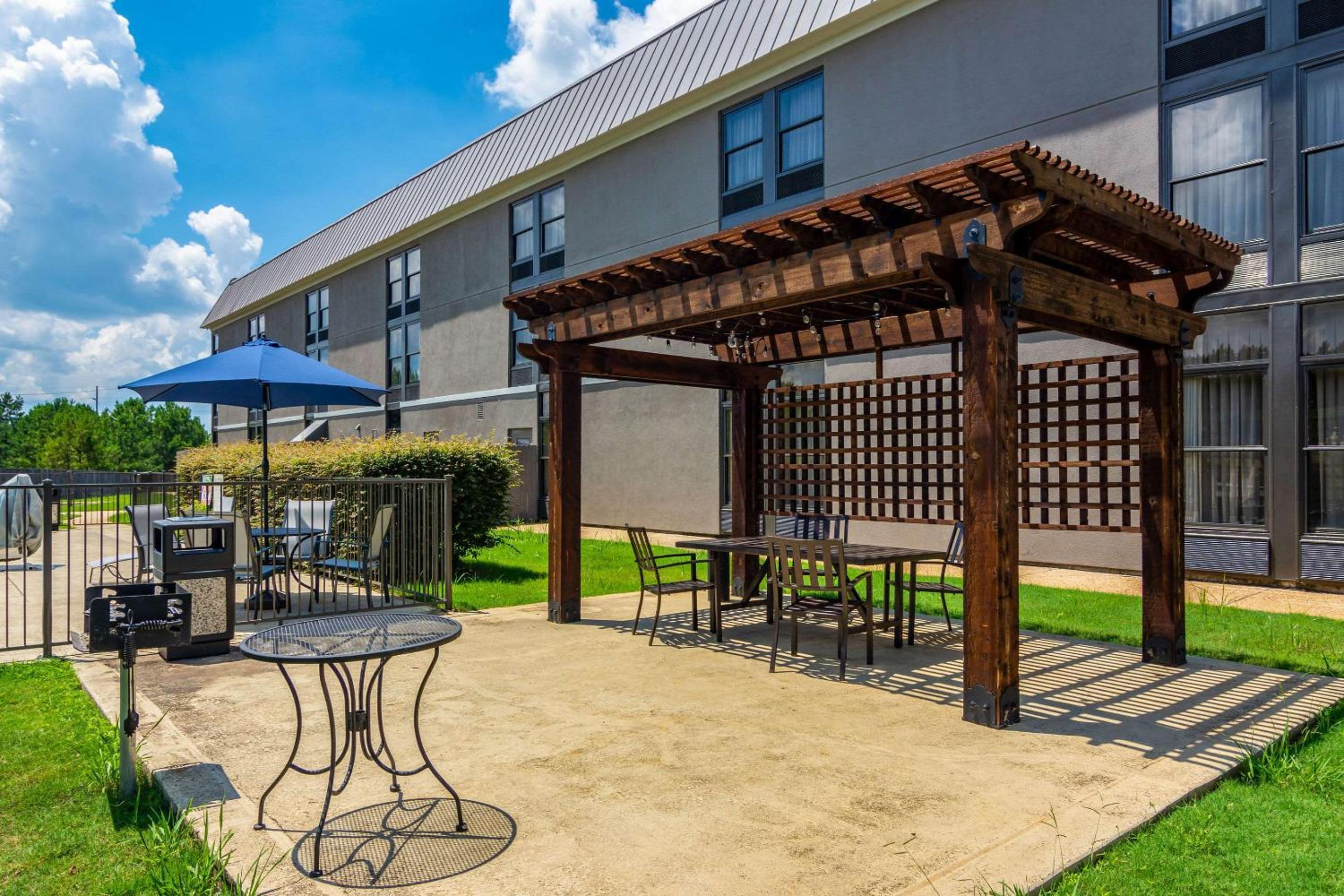 Lake Tahoe Vacations - Quality Inn Valley - West Point - Property Image 1